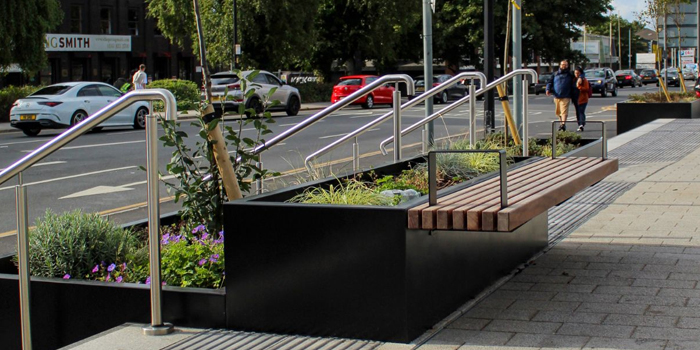 inspira planter system with intergrated seating - The Manchester college