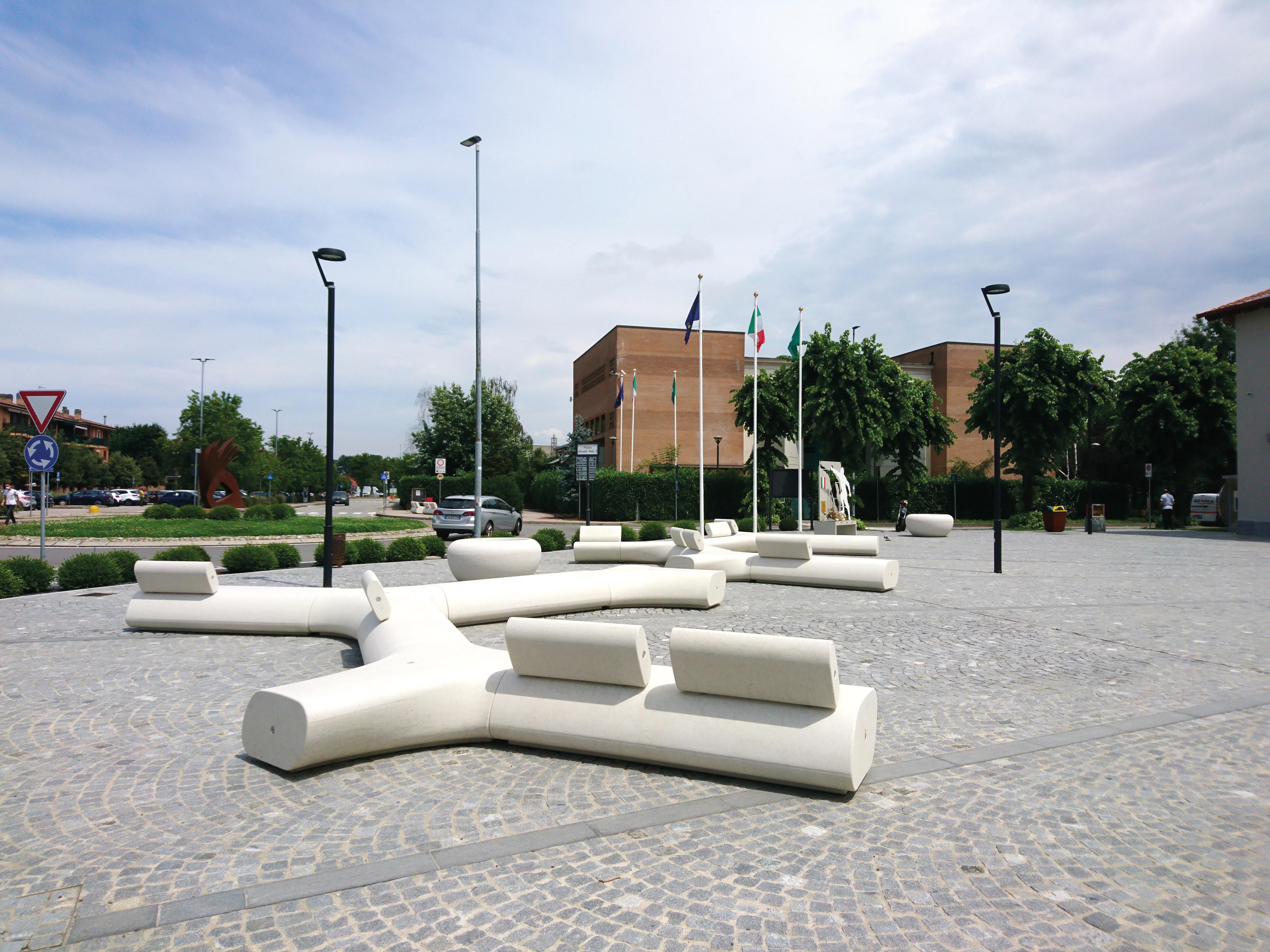 Tree Line Seating