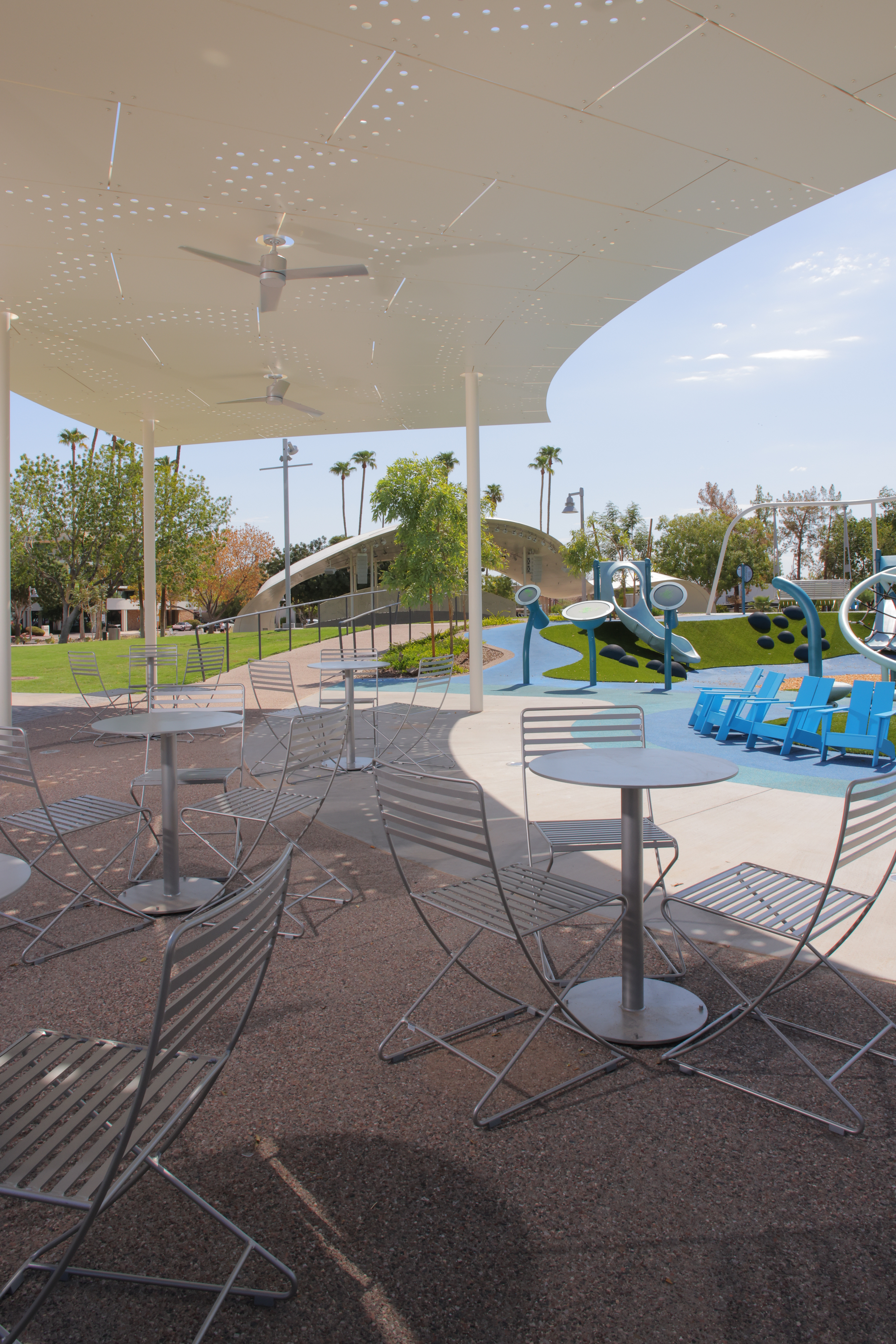 Parc Centre Table