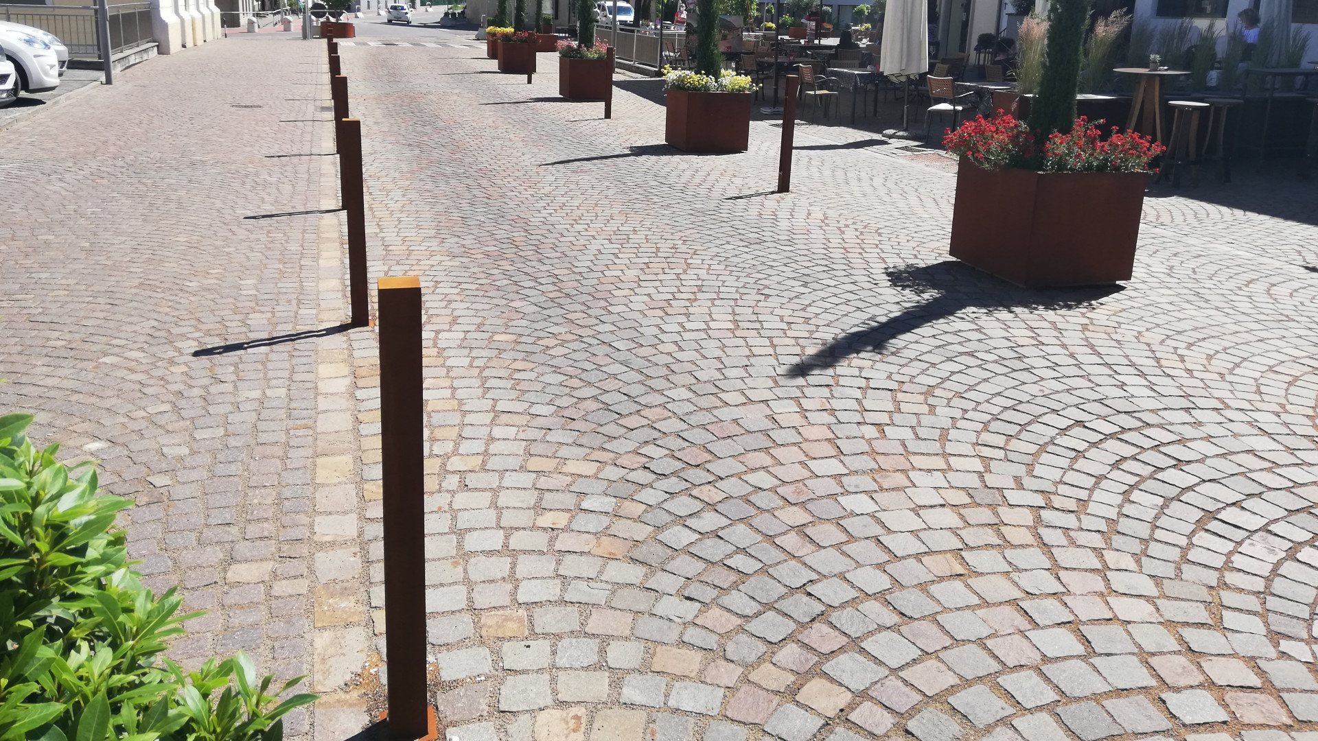 Moka Bollard