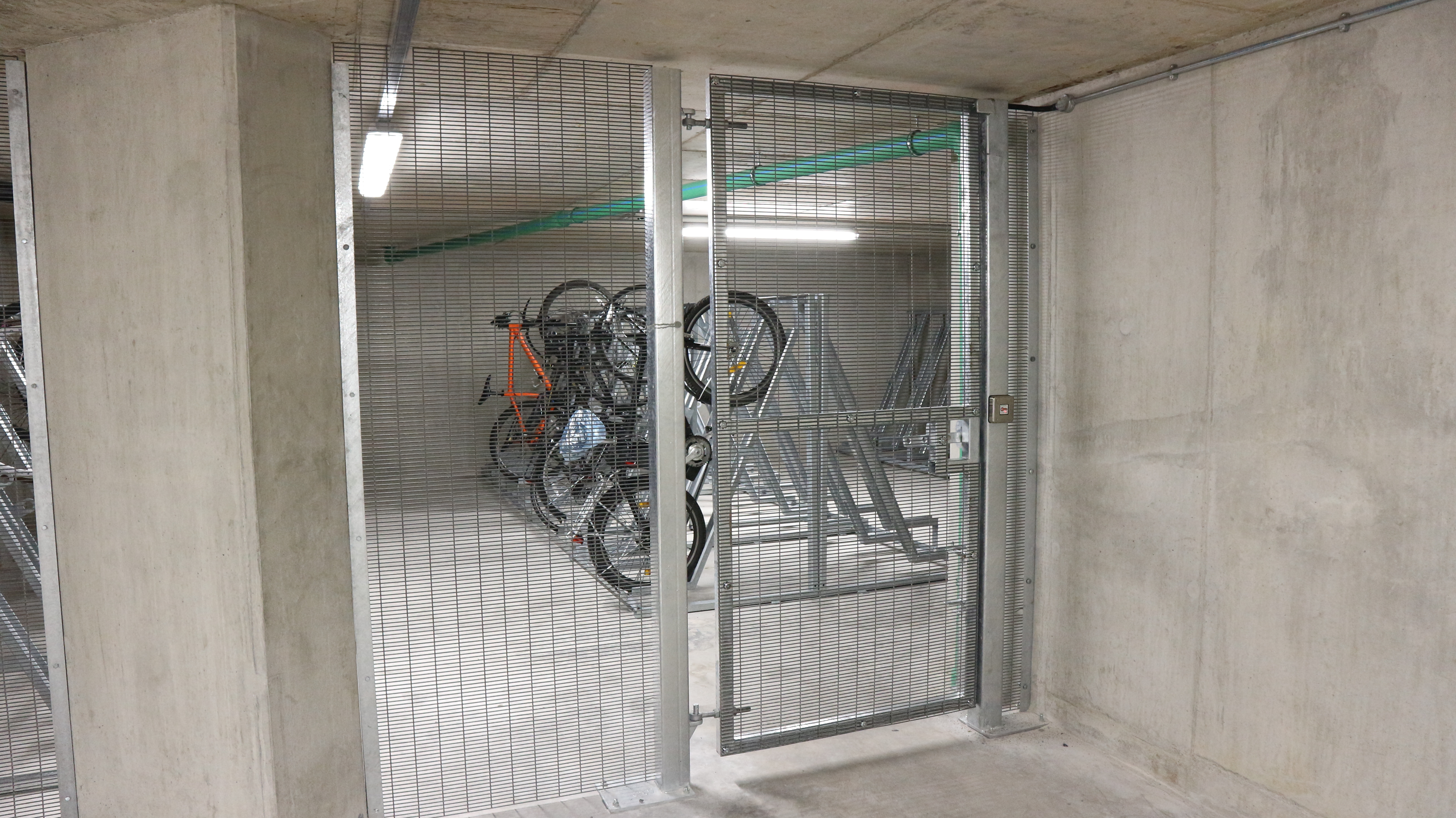 Snowdon Semi Vertical Cycle Rack