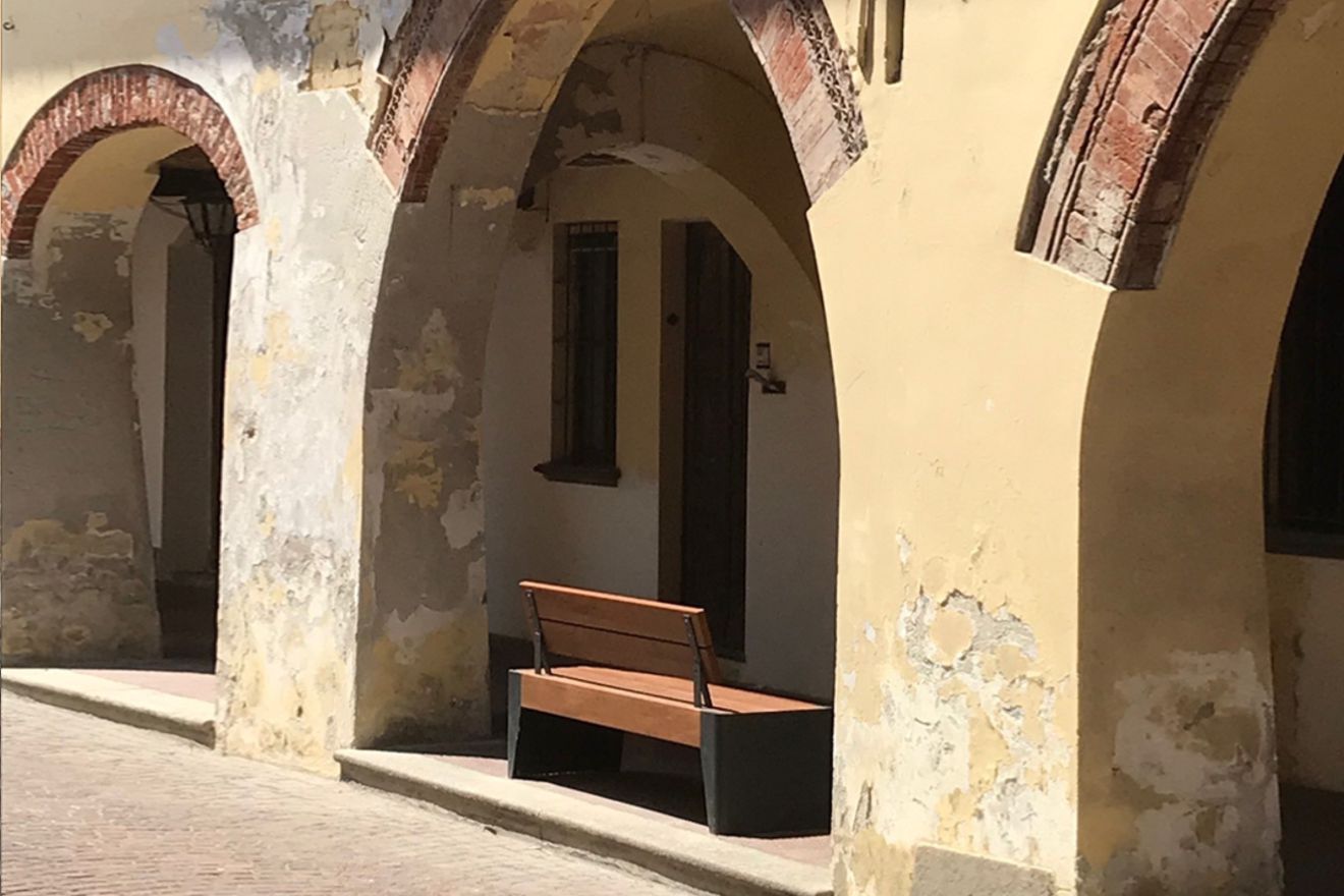Fola Seating