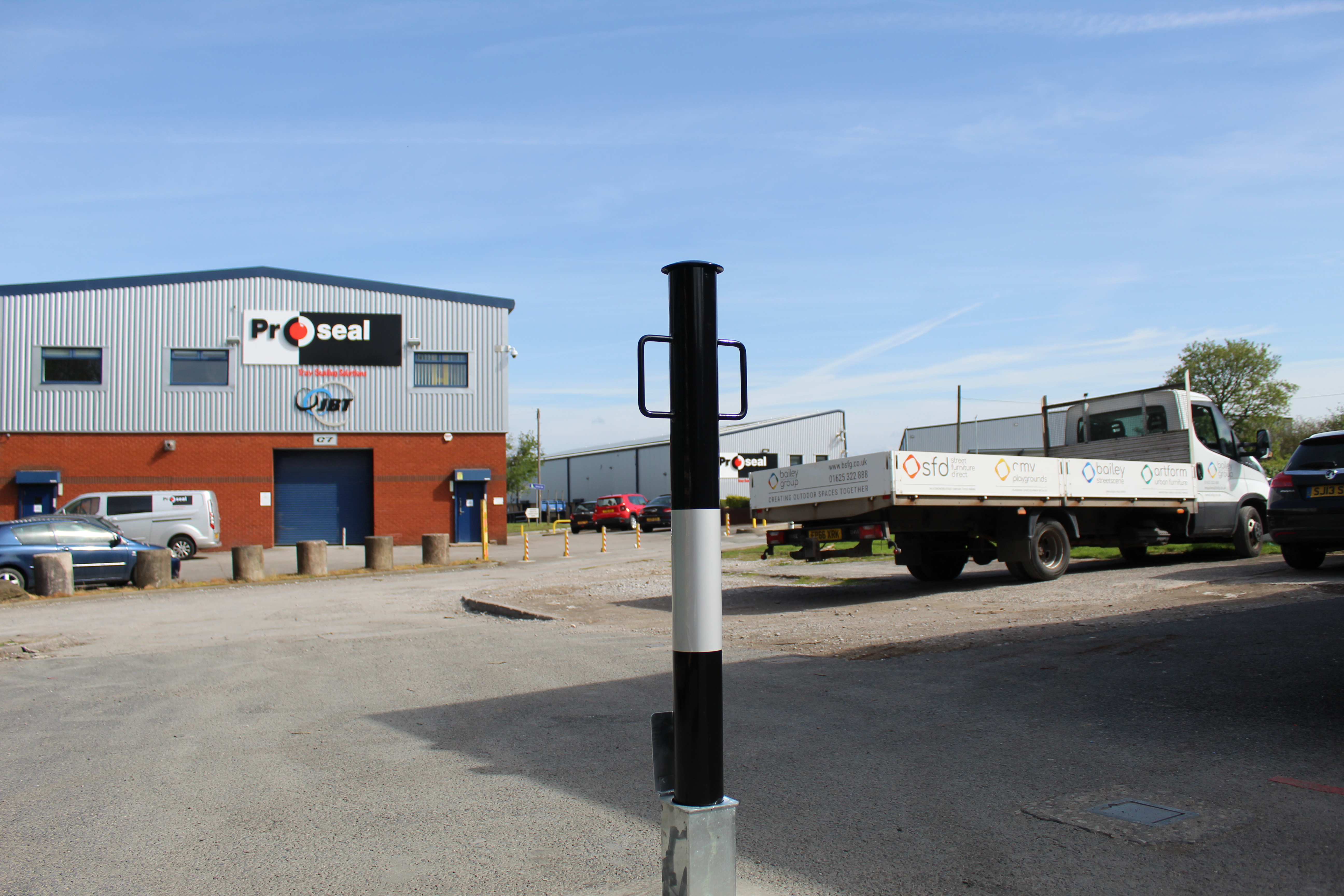 Black & White Removable Bollard