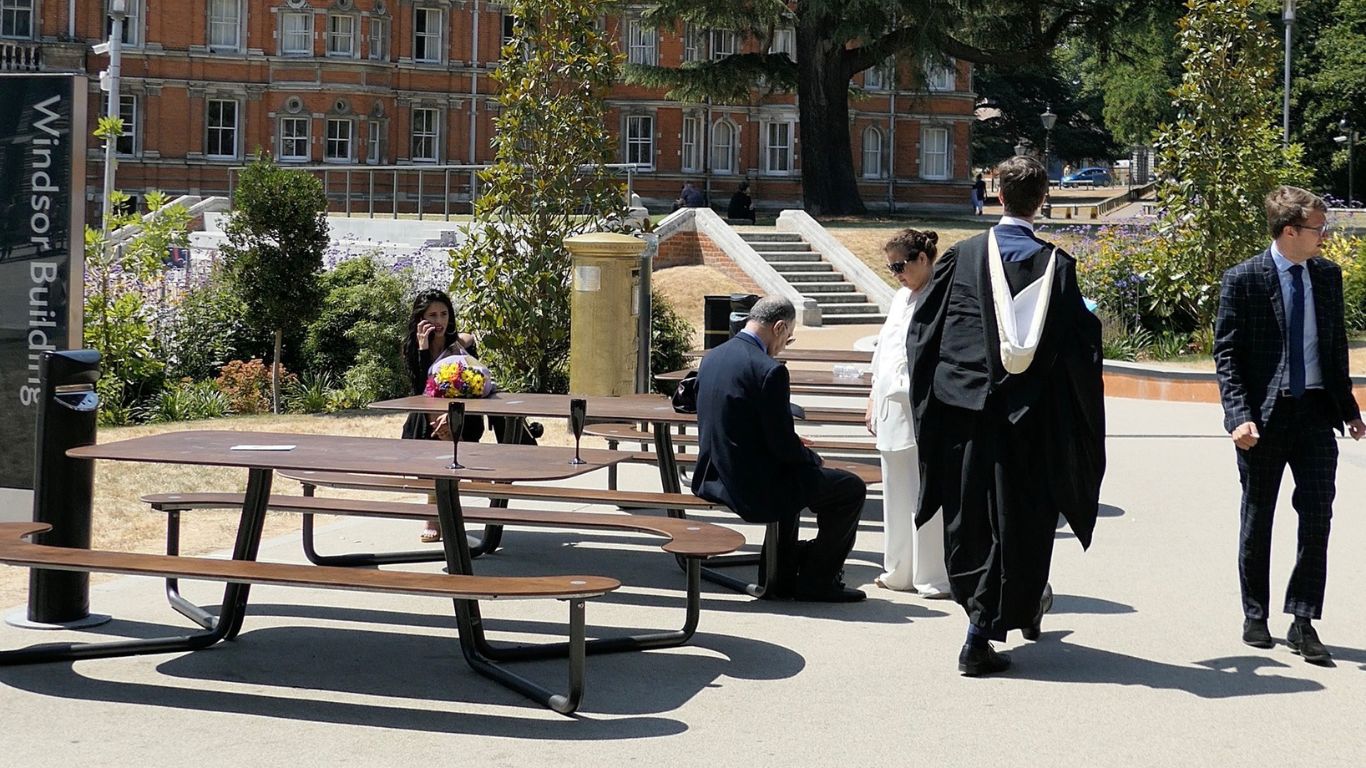 UoL Royal Holloway, London