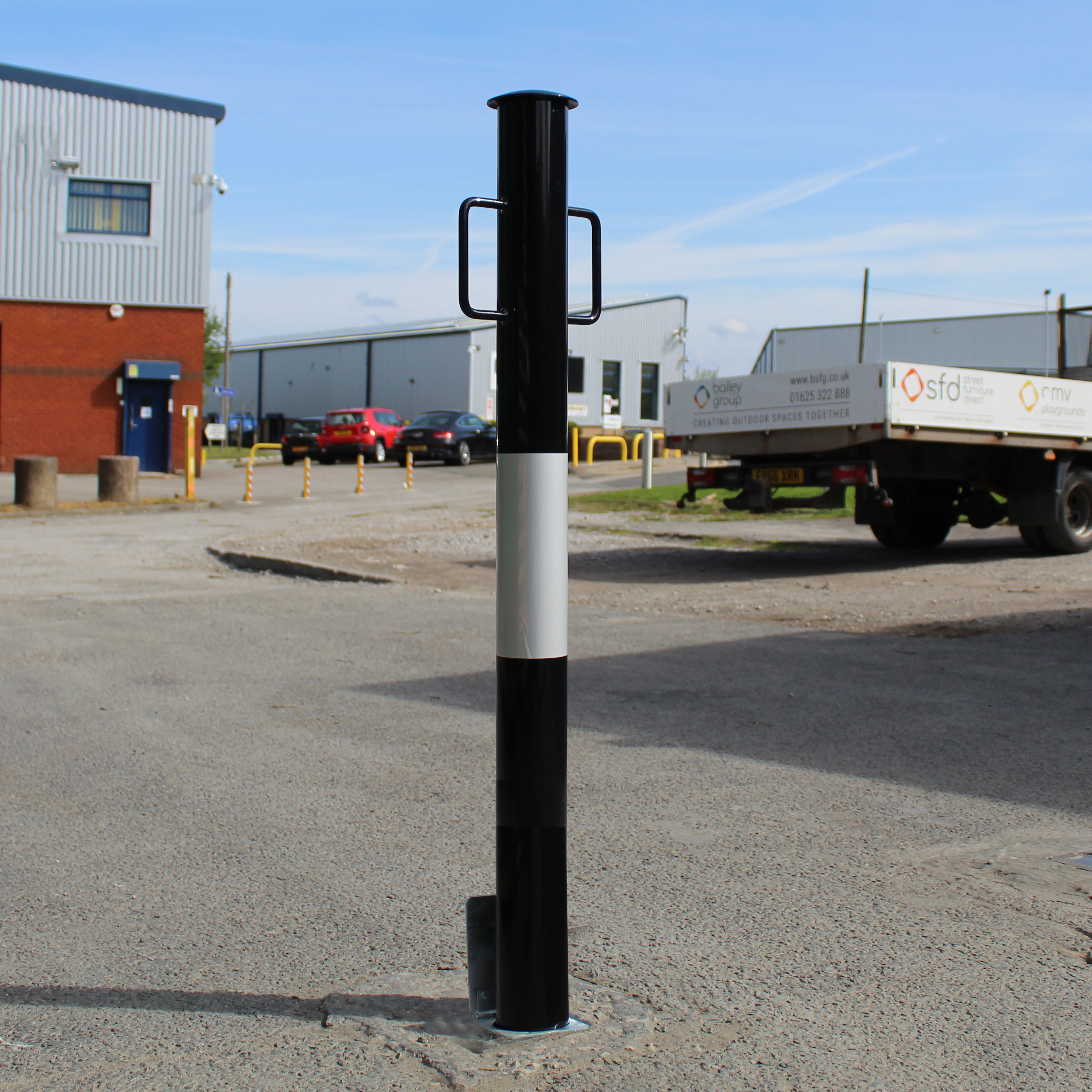 Black & White Removable Bollard