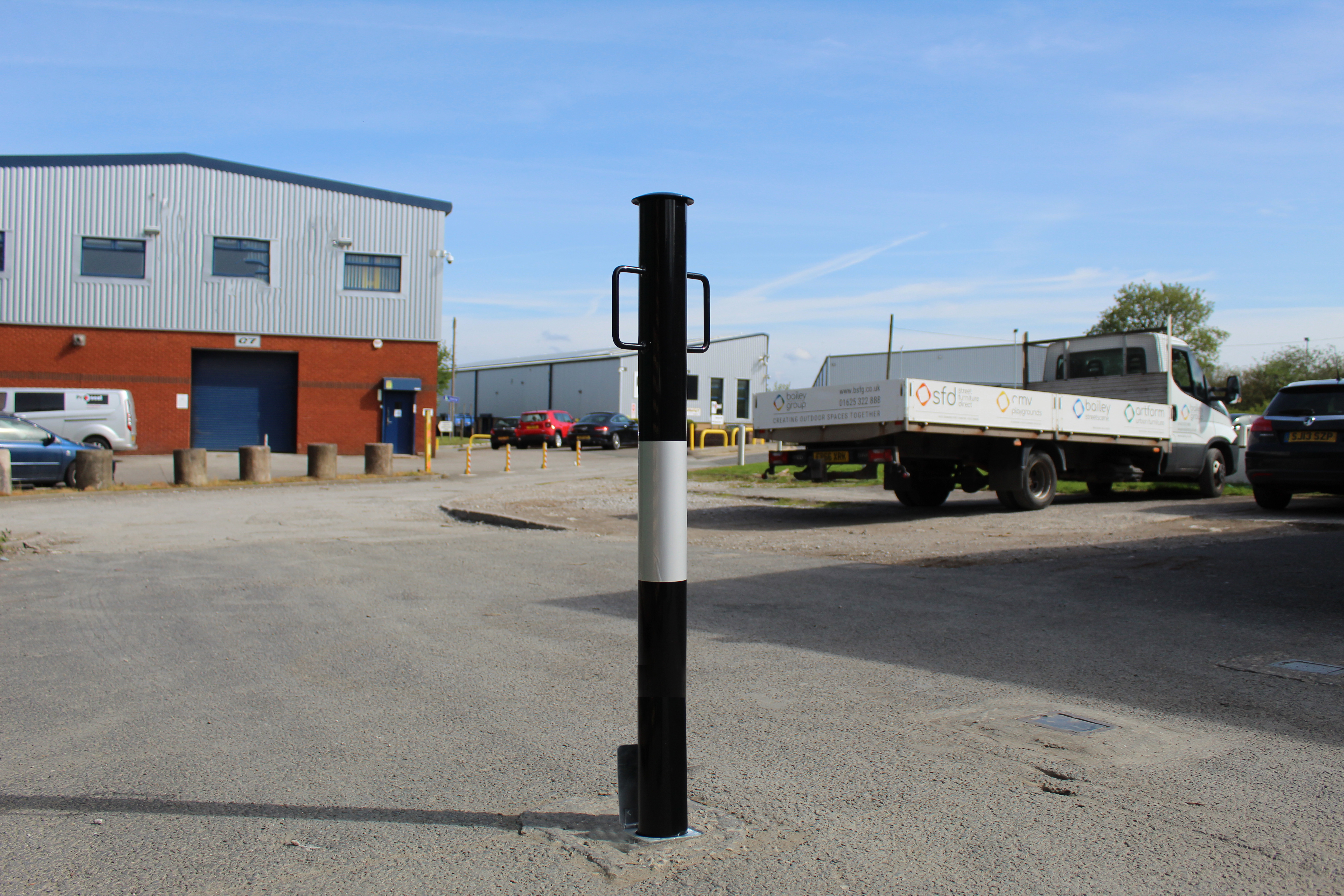 Black & White Removable Bollard