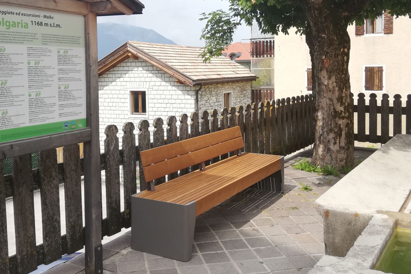 Fola Seating