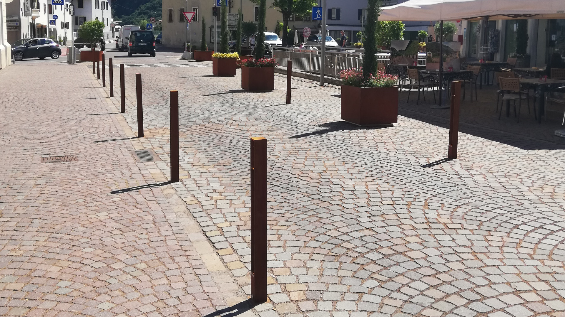 Moka Bollard