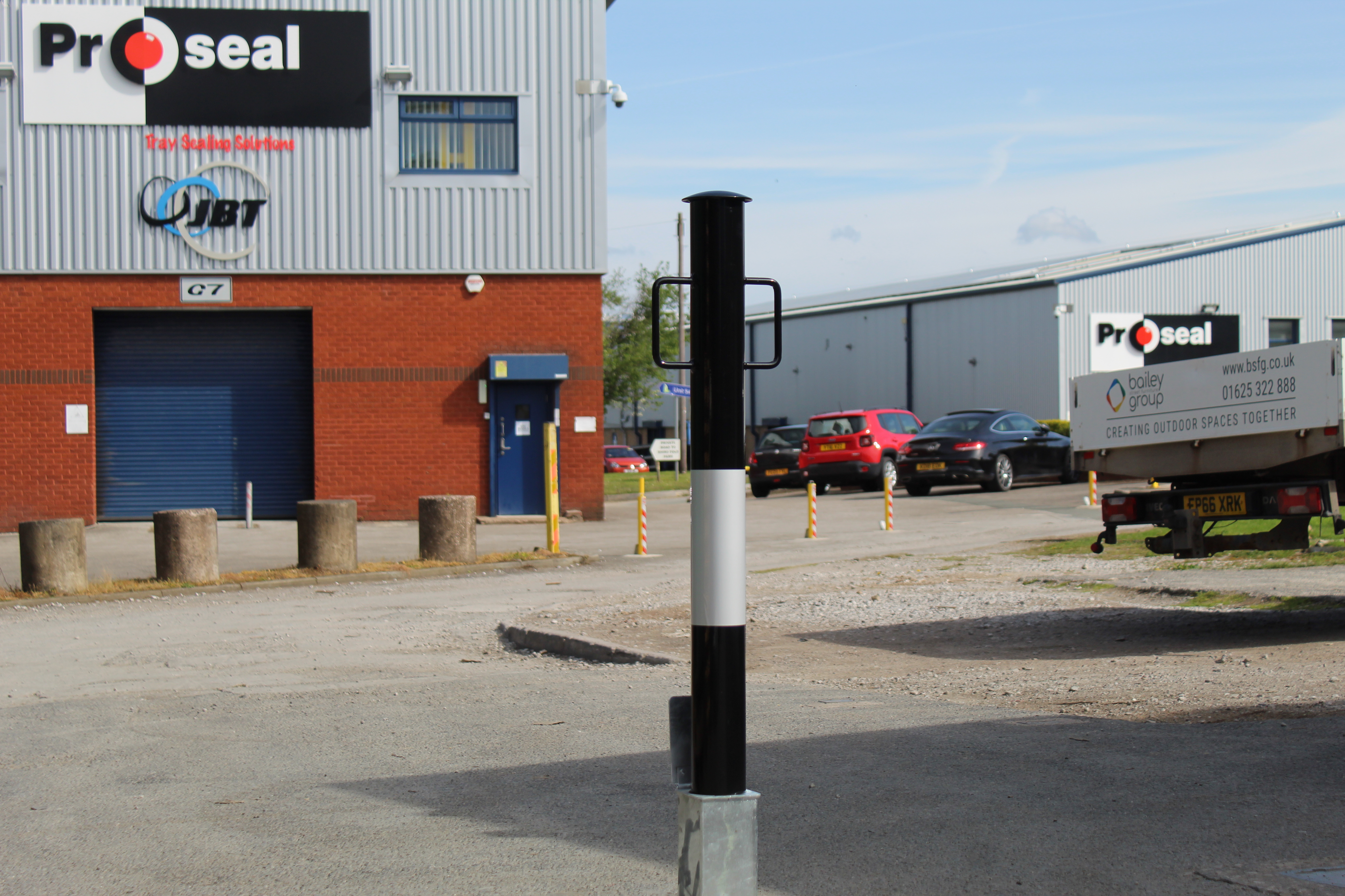 Black & White Removable Bollard