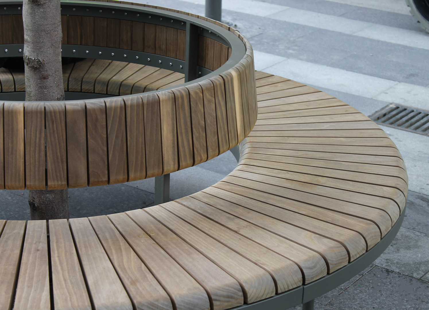 Klara R Round Bench