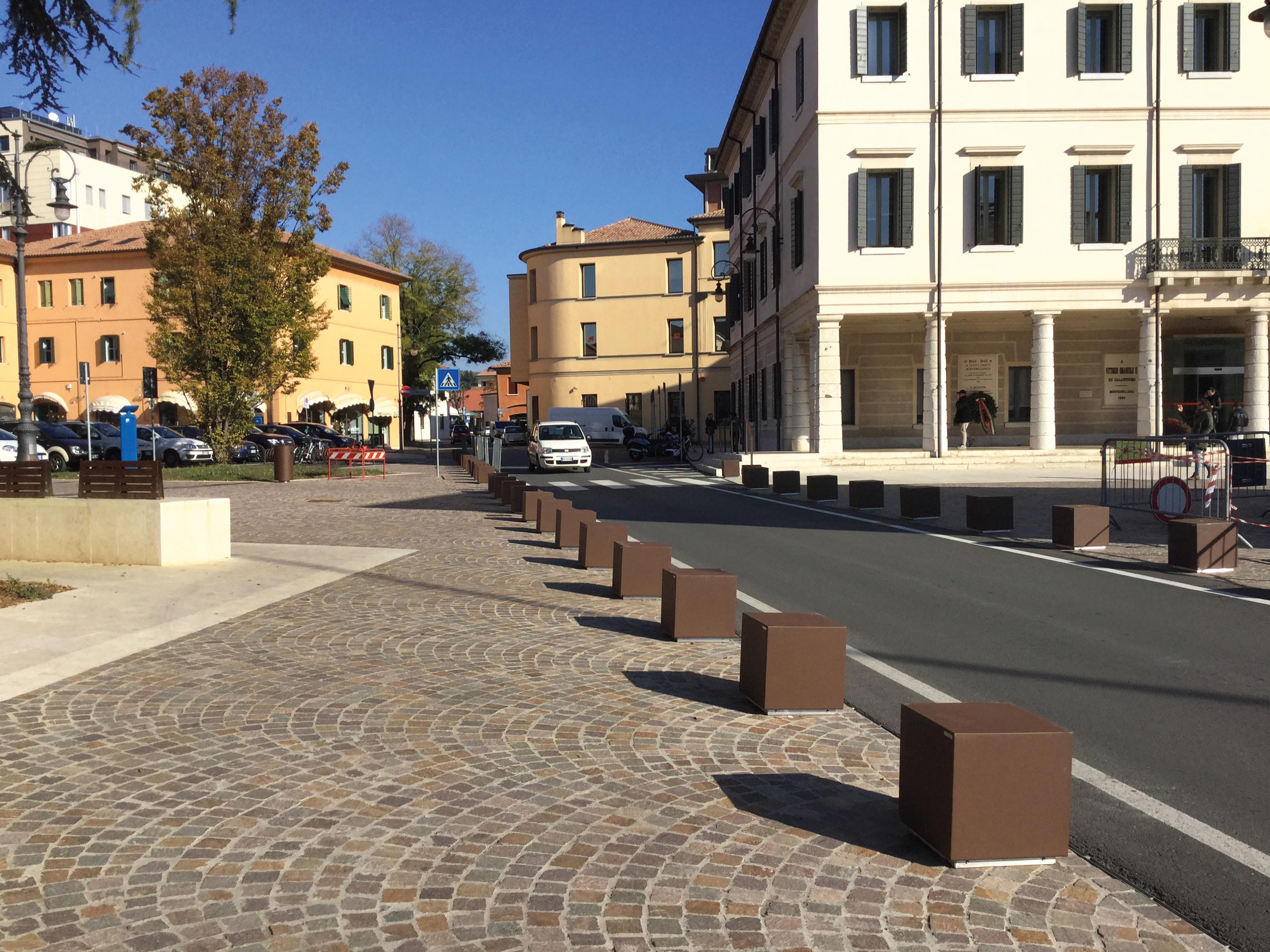 Cube Bollard