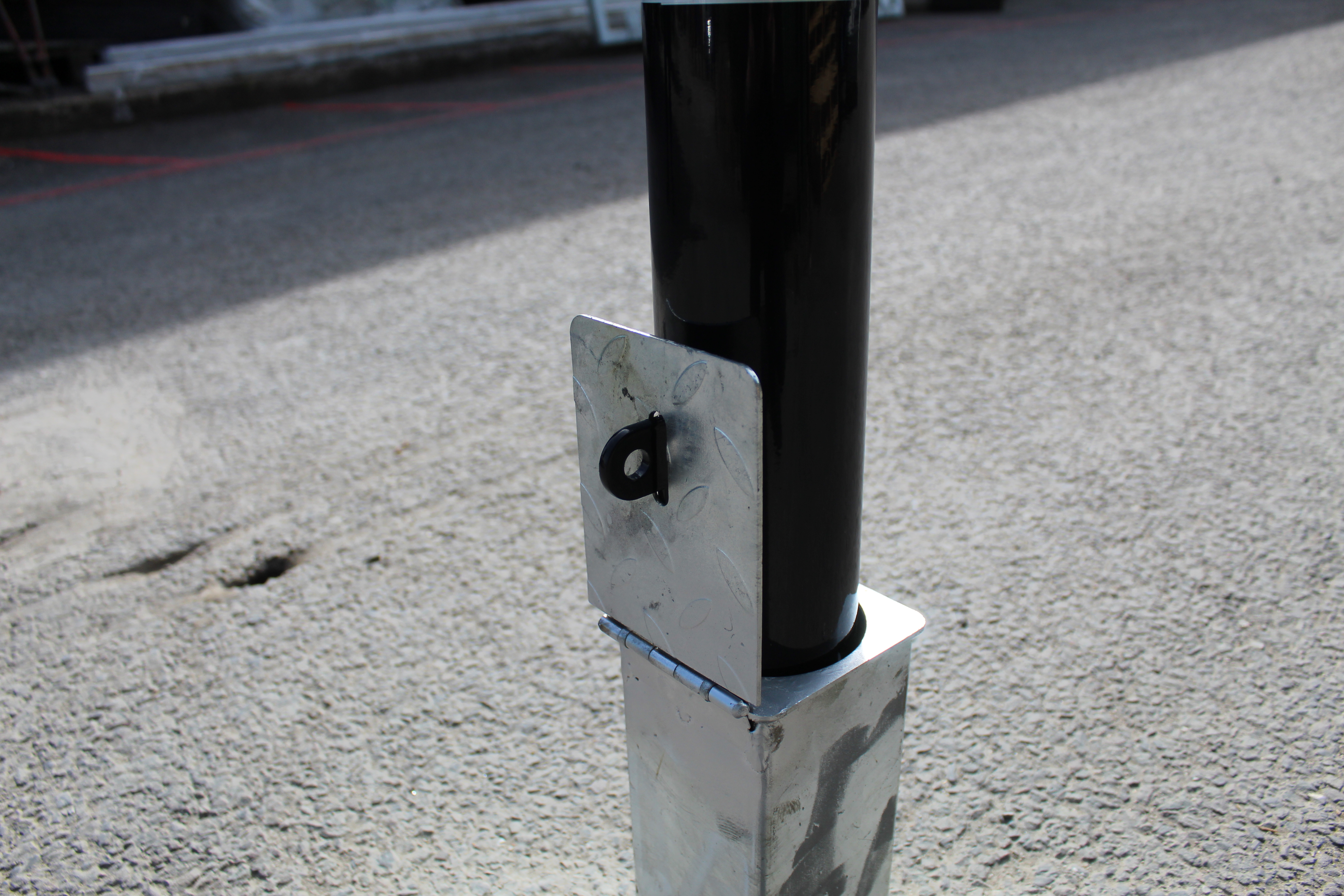 Black & White Removable Bollard