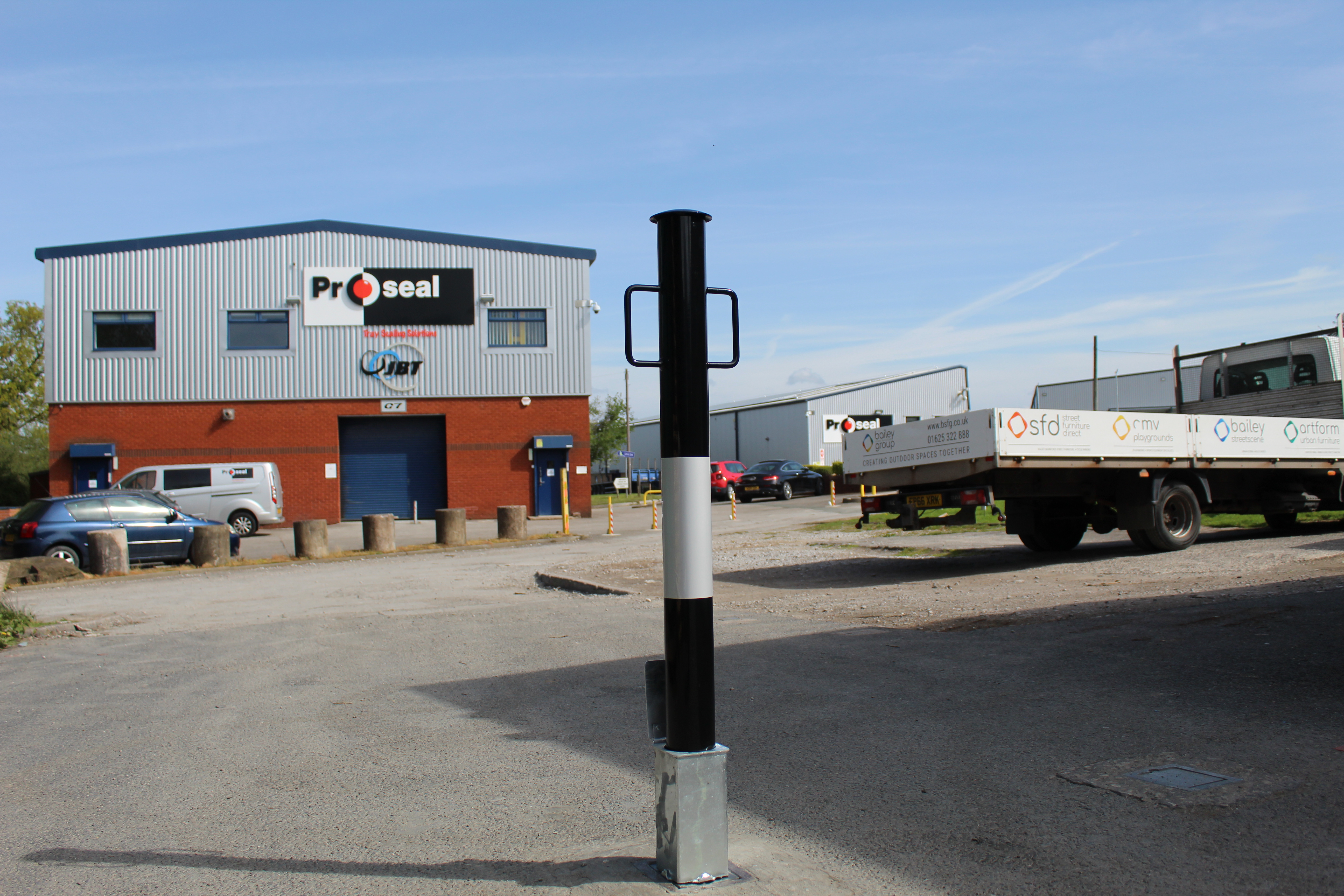 Black & White Removable Bollard