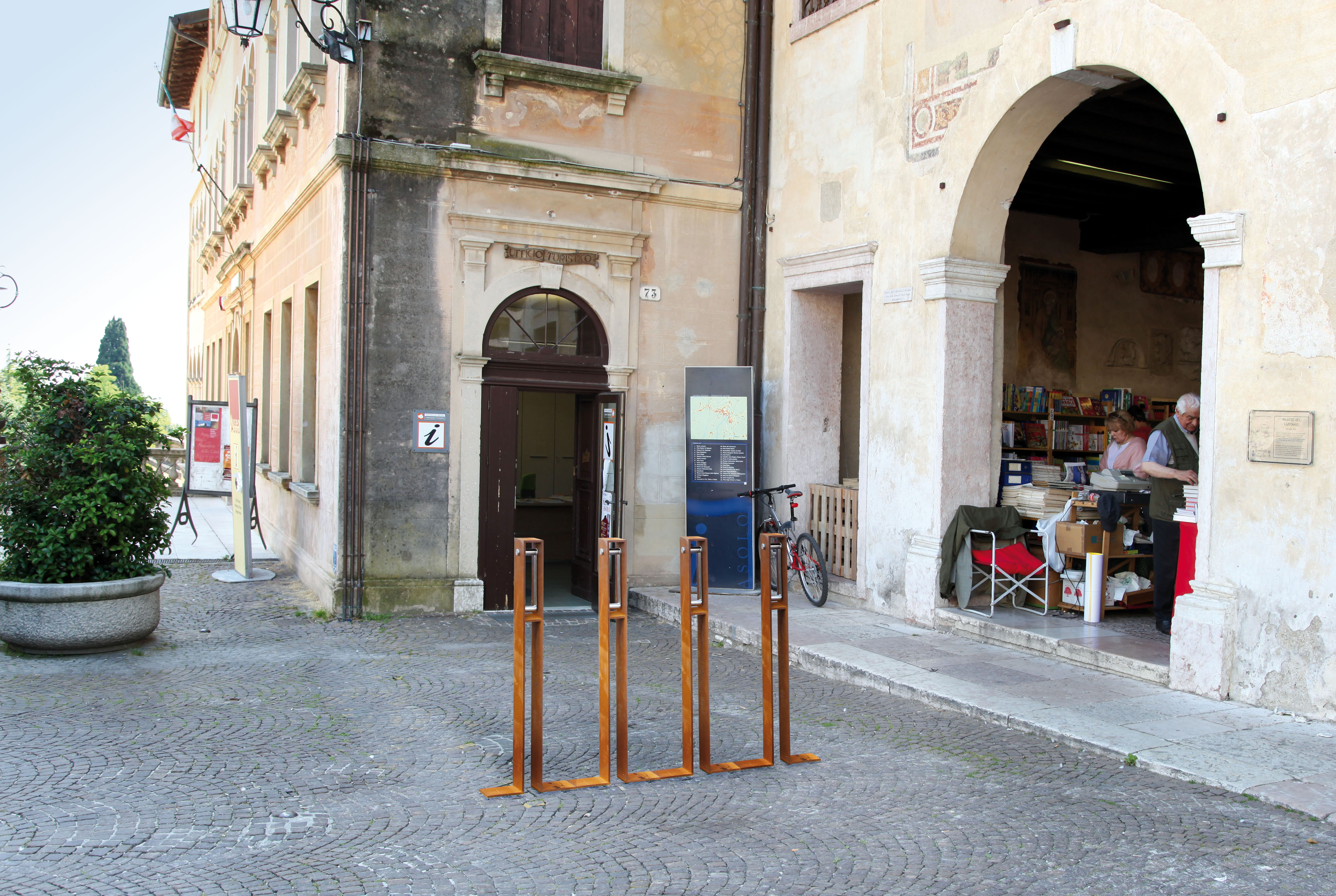 Guardia Bike Stand