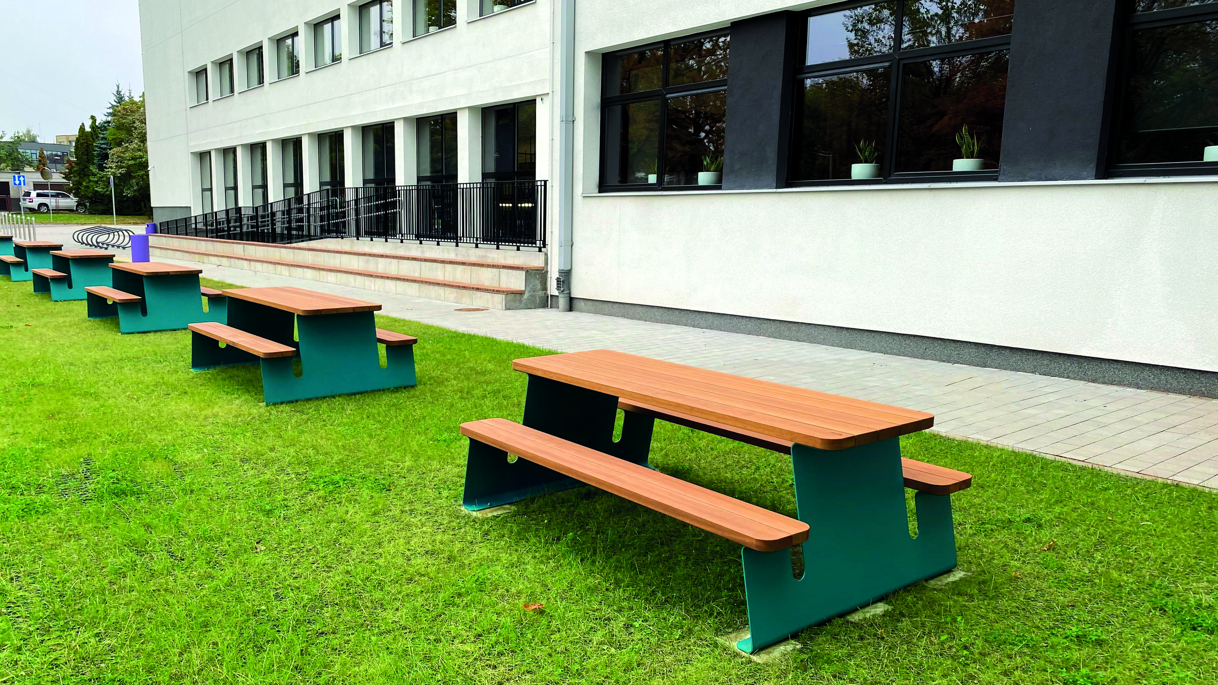 Wave Picnic Table