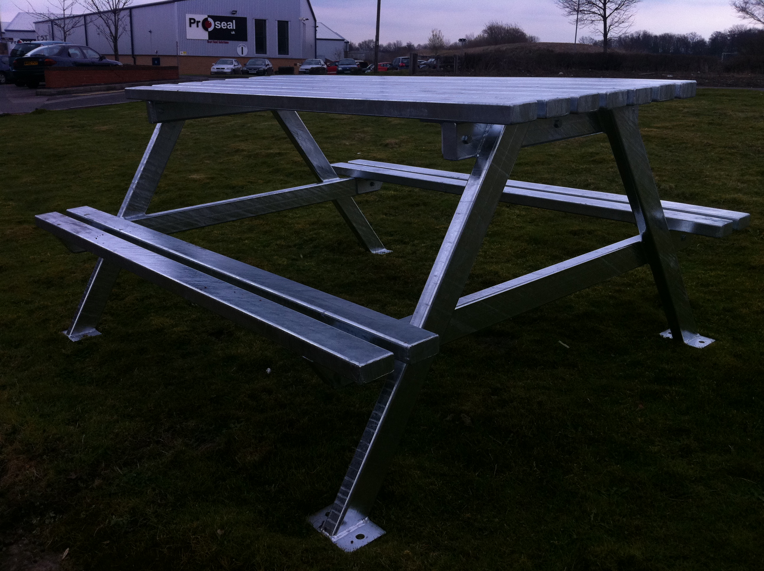 Anti Vandal Picnic Set