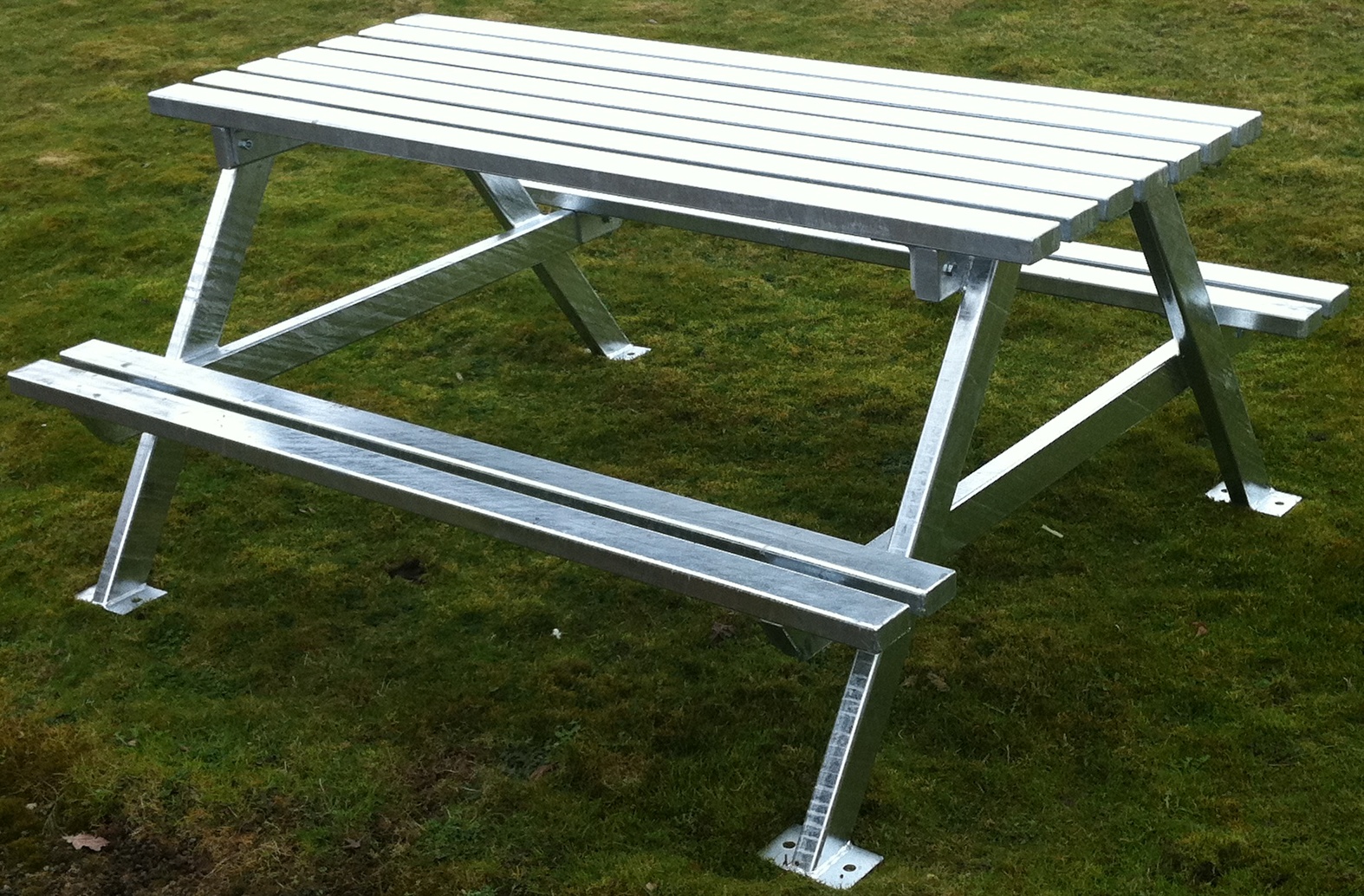 Anti Vandal Picnic Set