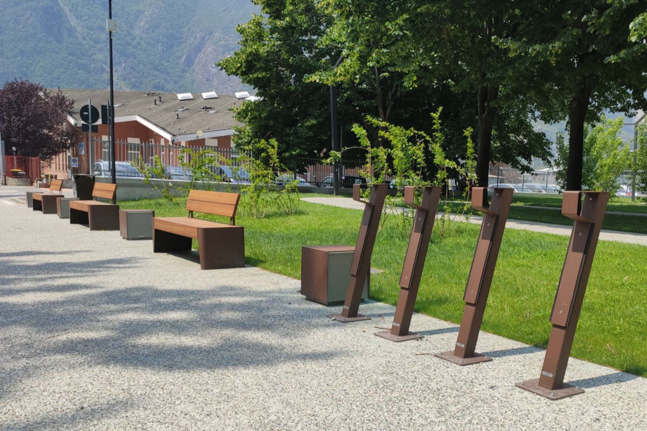 Fola Seating