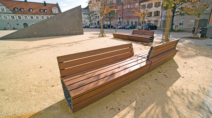 Cado Corpus Seating