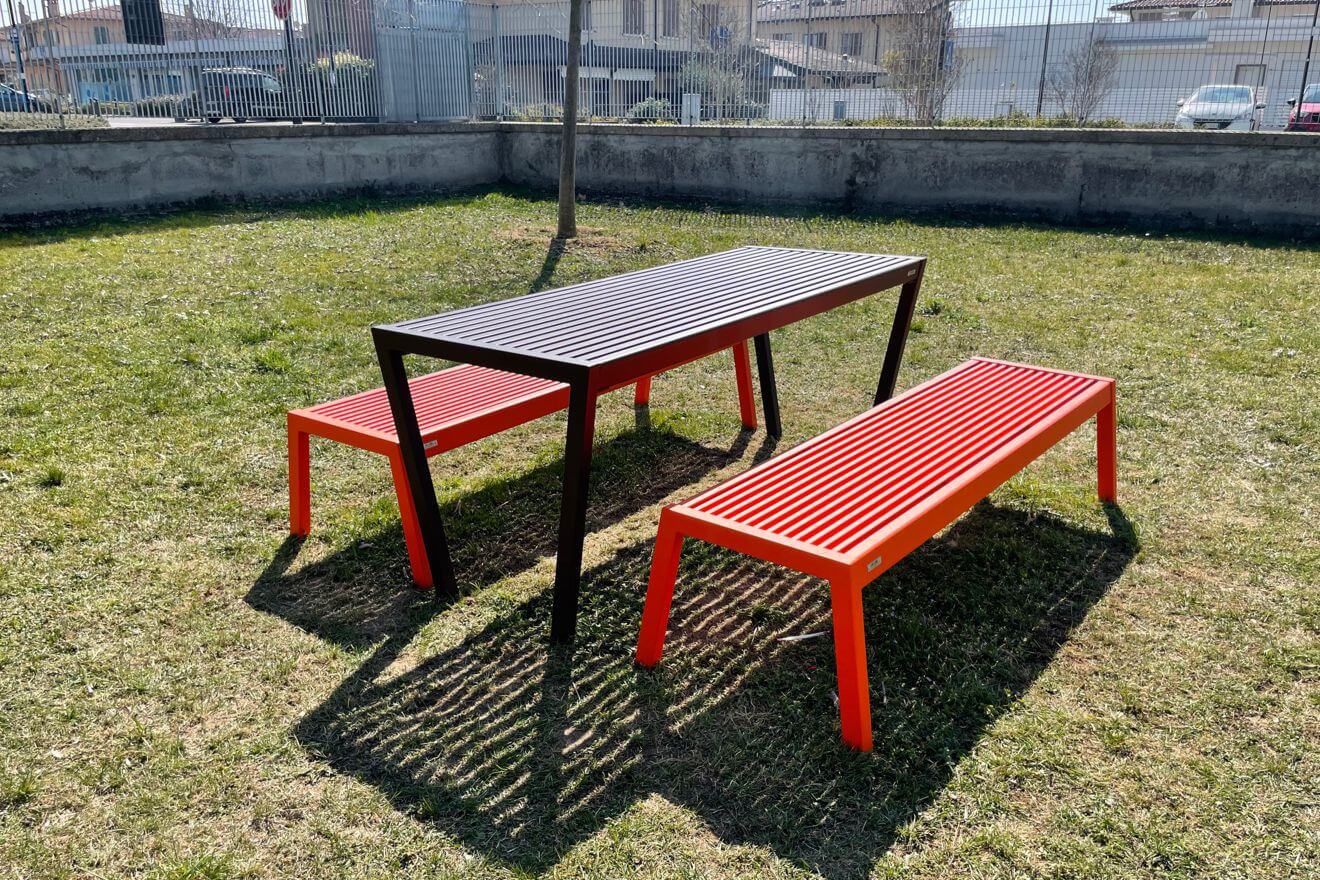 Casteo Table