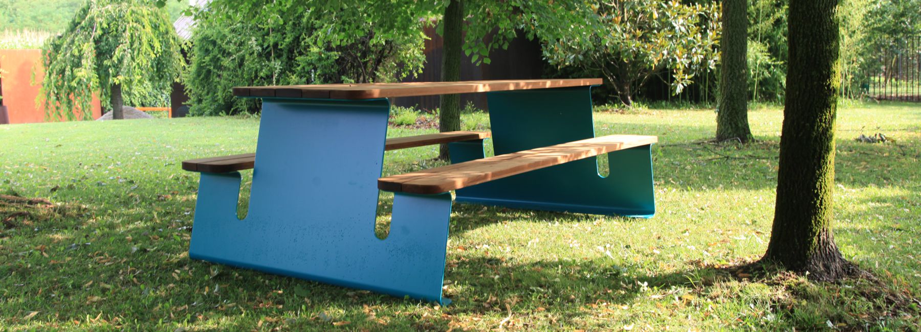 Wave Picnic Table