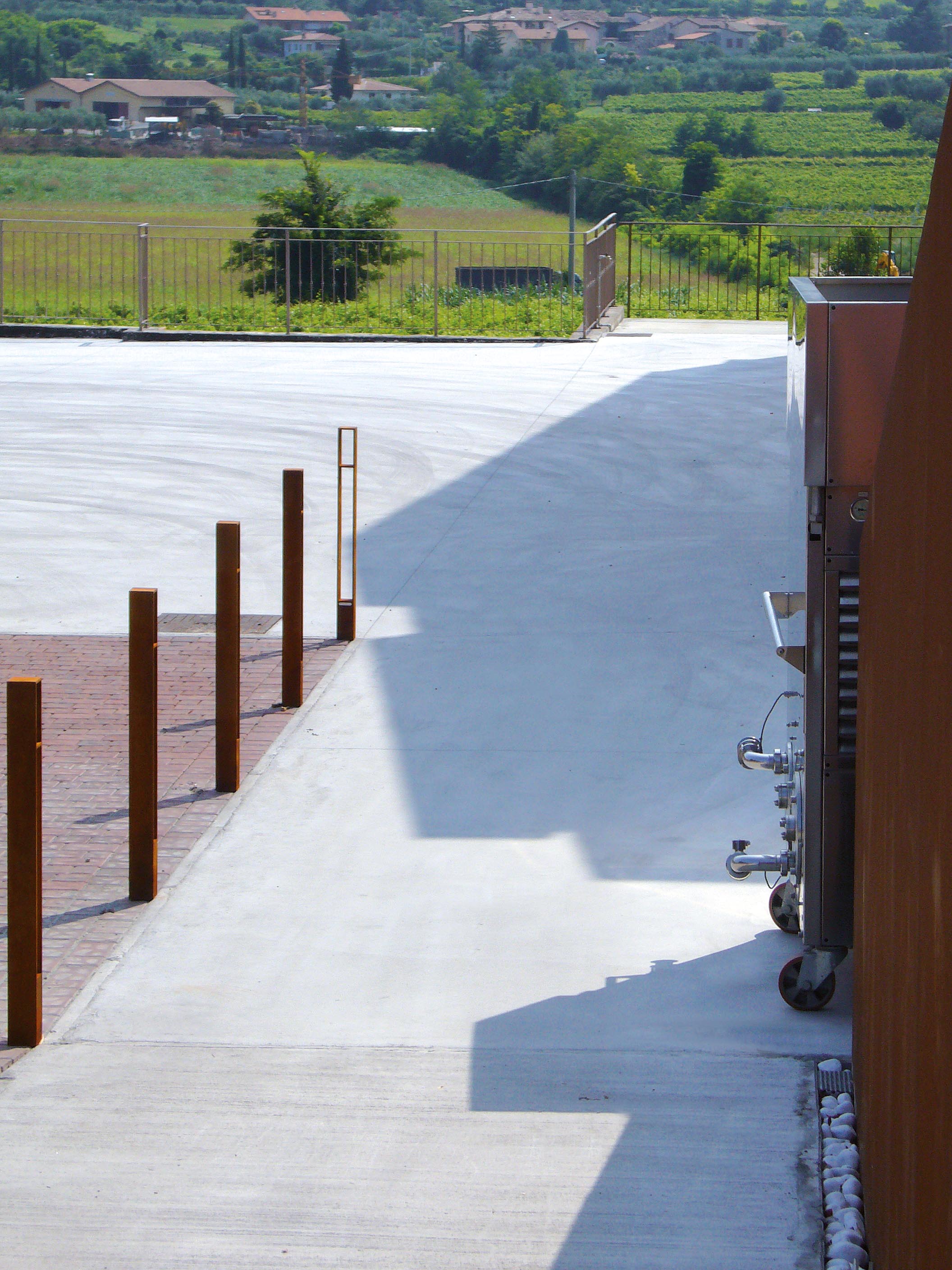 Moka Bollard