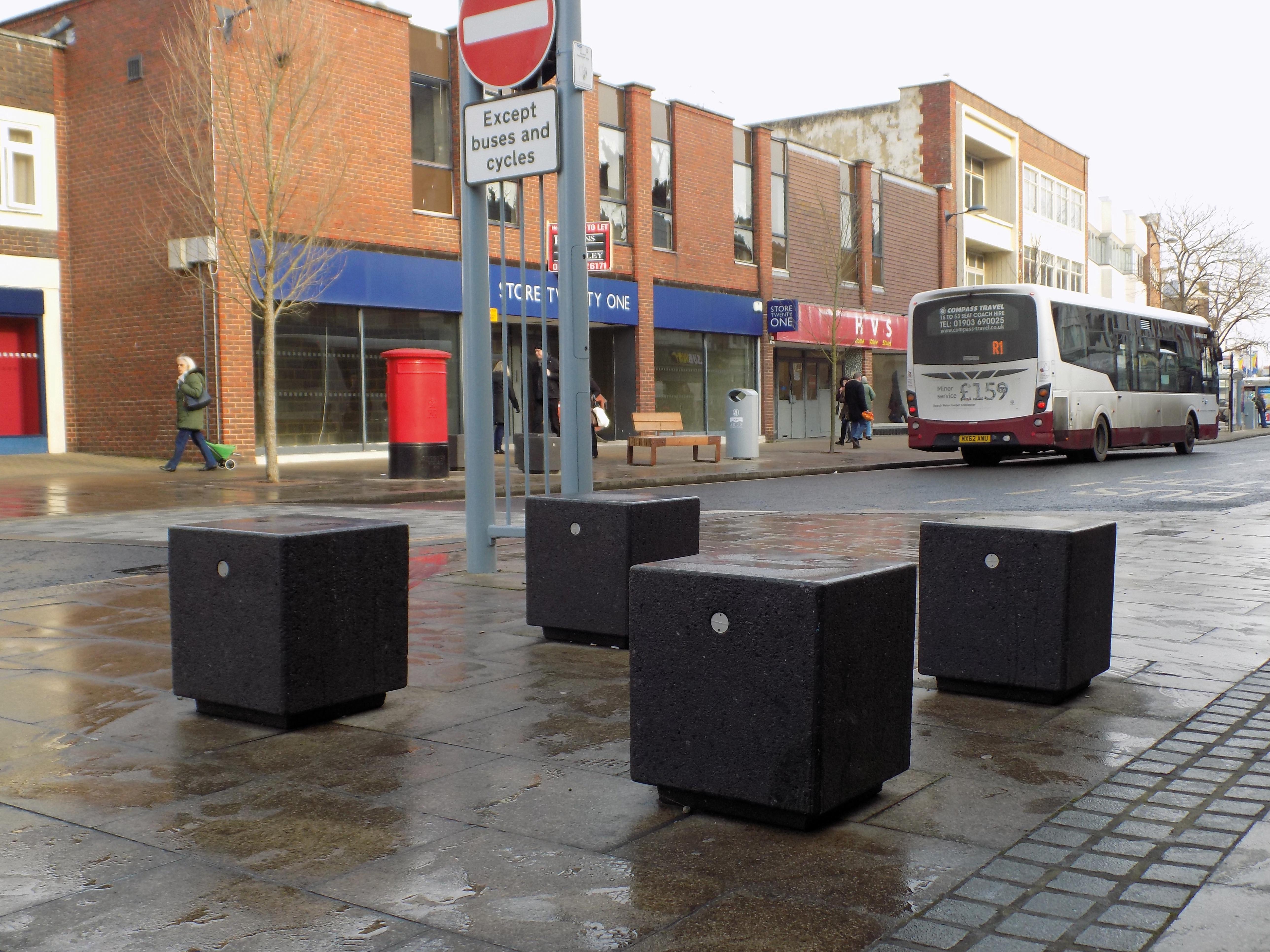 Corallo Bollard