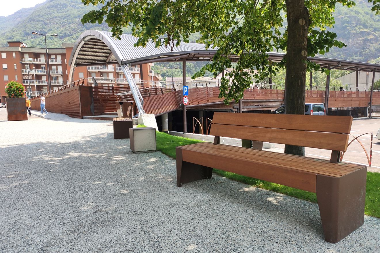 Fola Seating