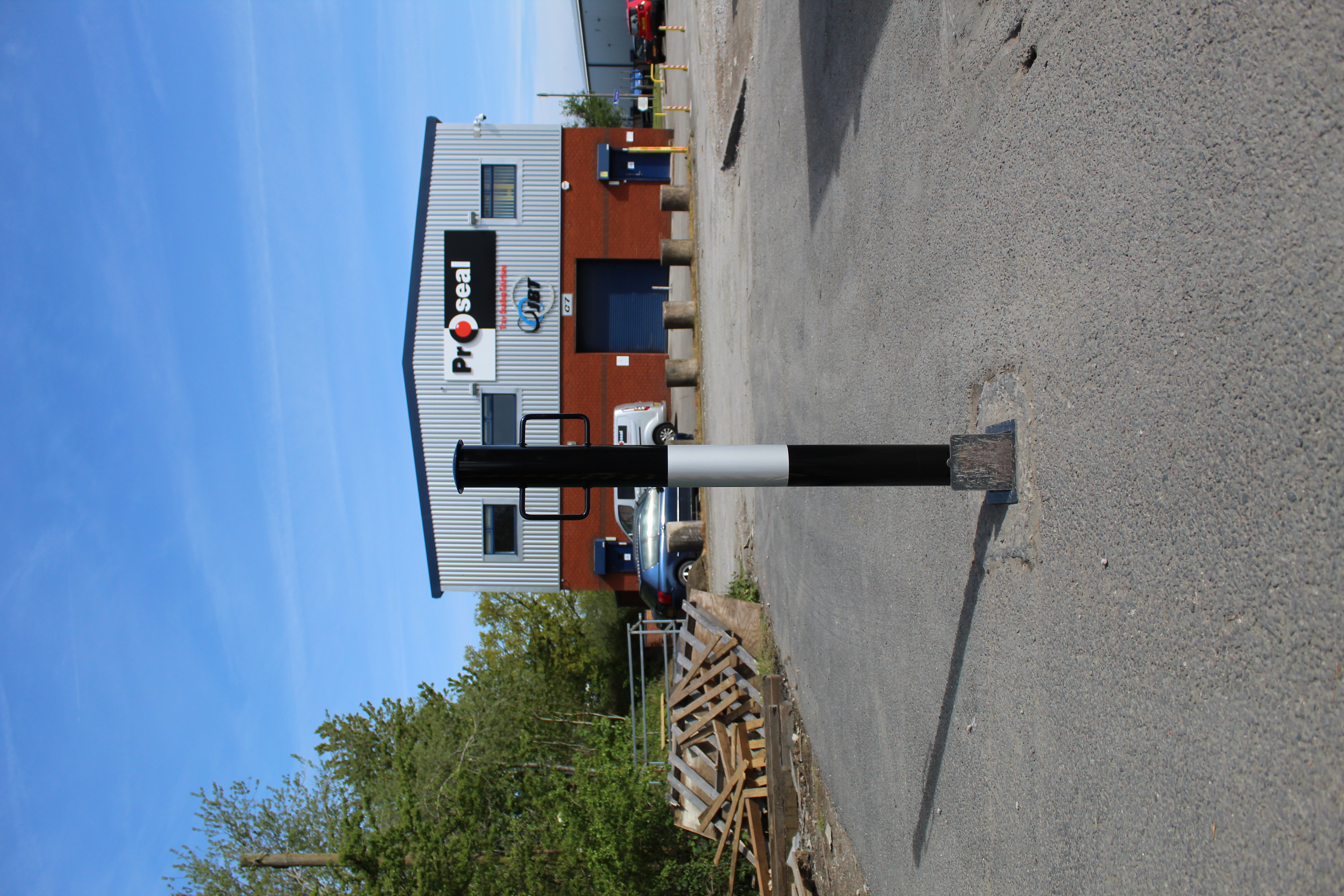 Black & White Removable Bollard