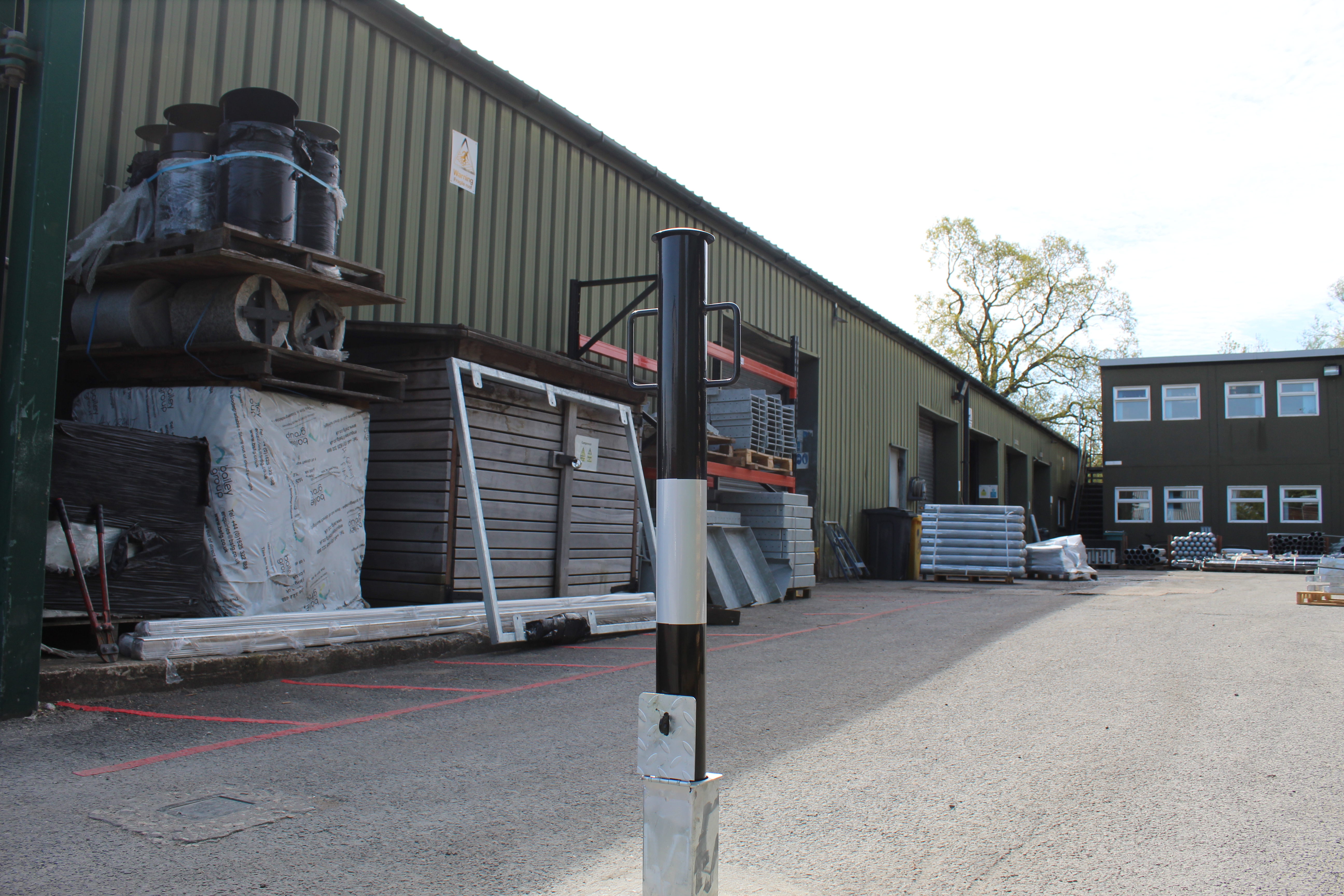 Black & White Removable Bollard
