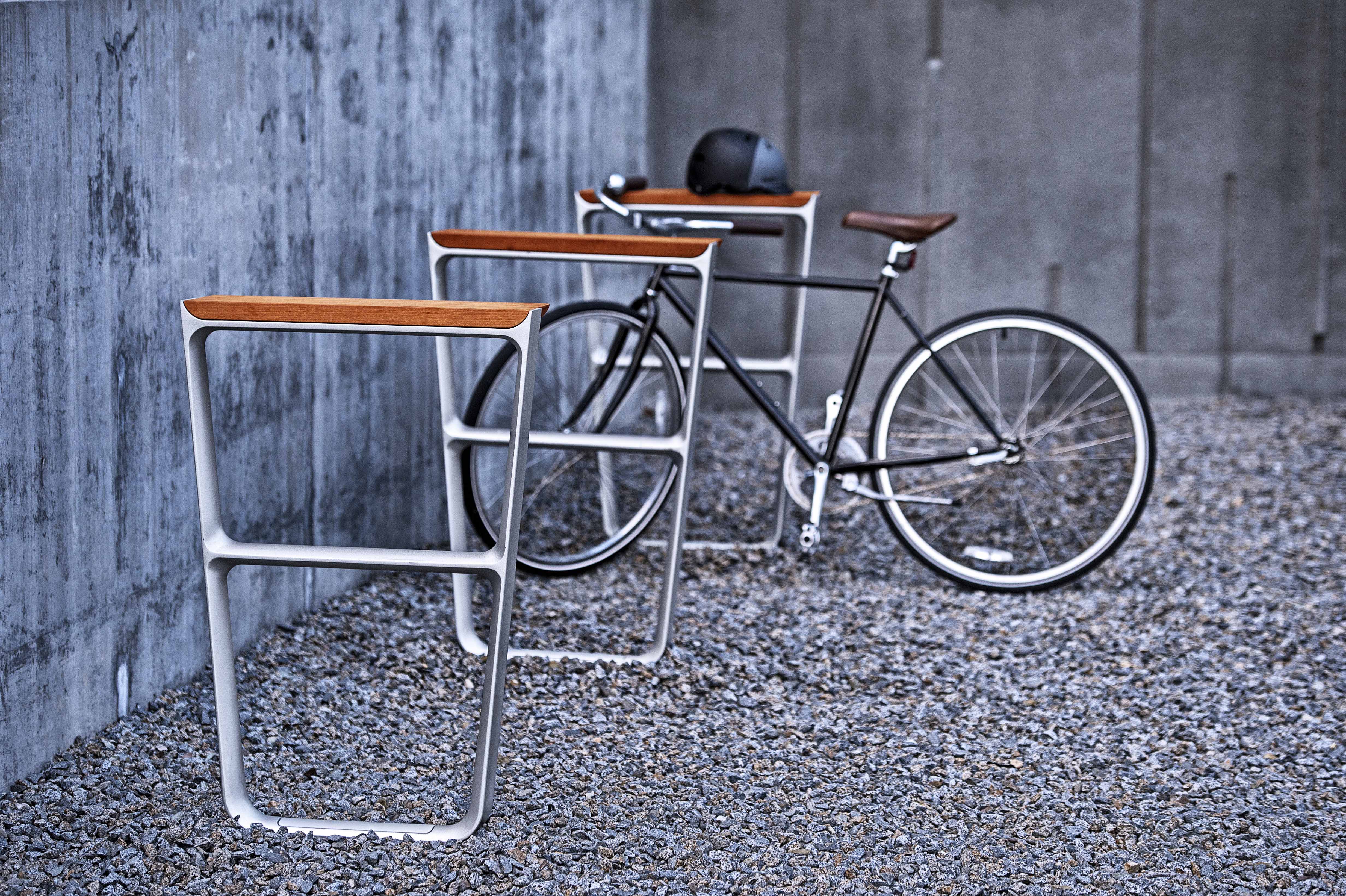 Multiplicity Cycle Stand