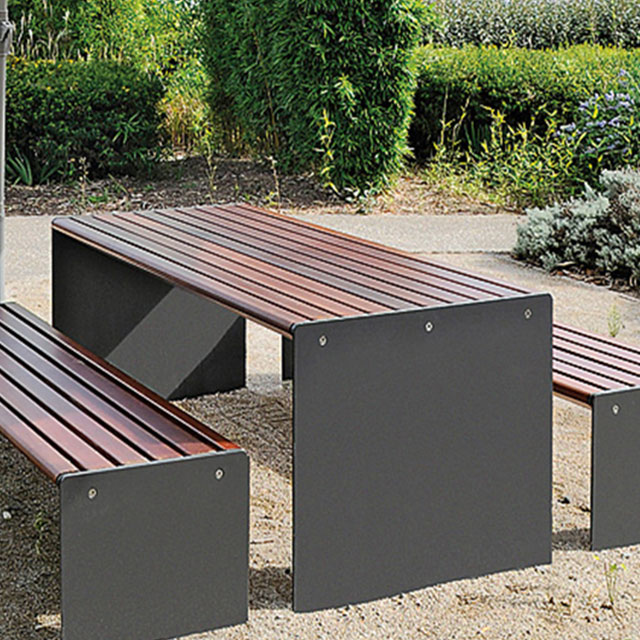 Gero Picnic Table