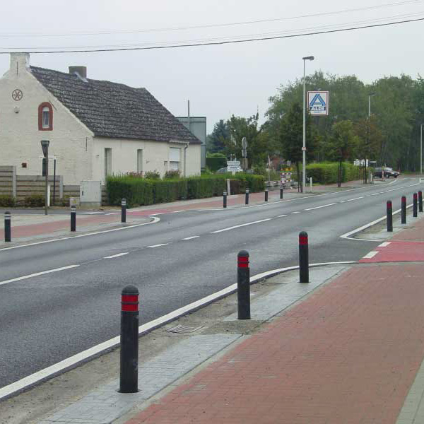 Universal Bollard