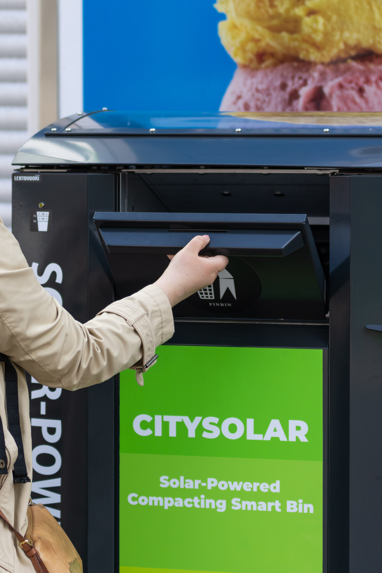 CitySolar Smart Bin