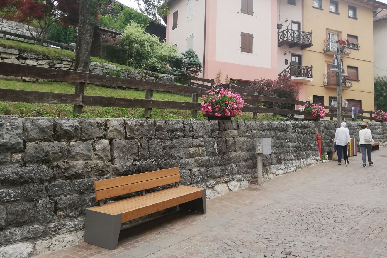 Fola Seating