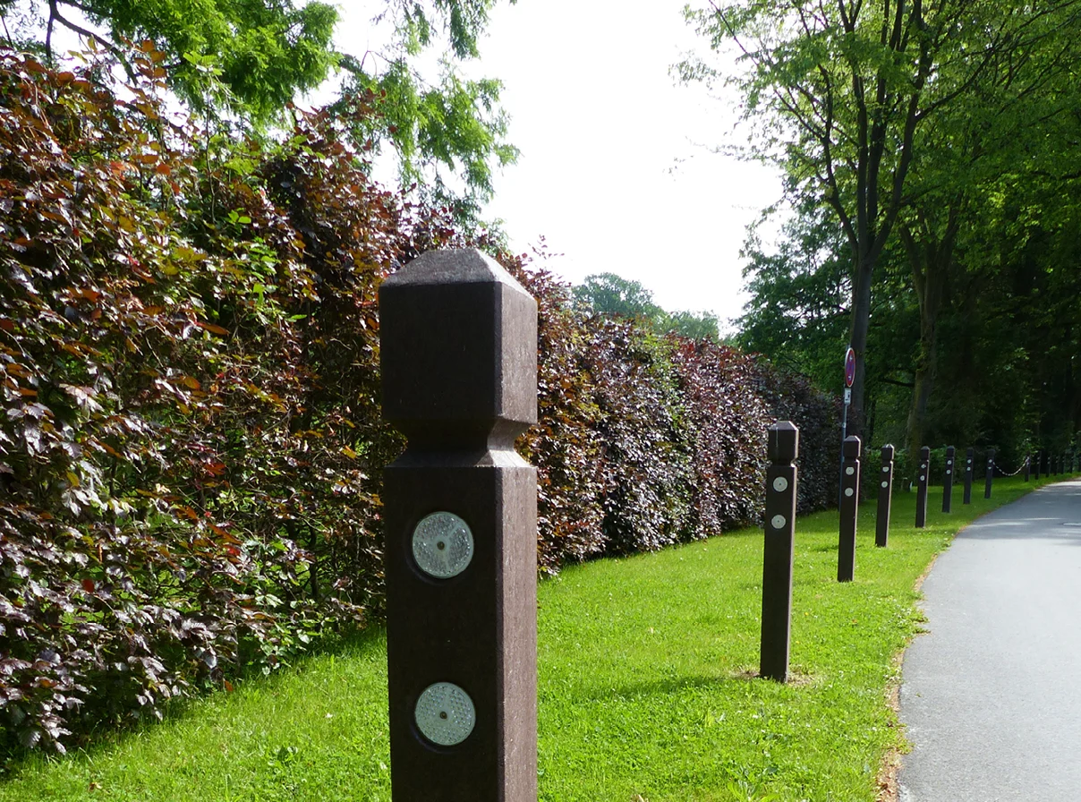 Pyramid Bollard