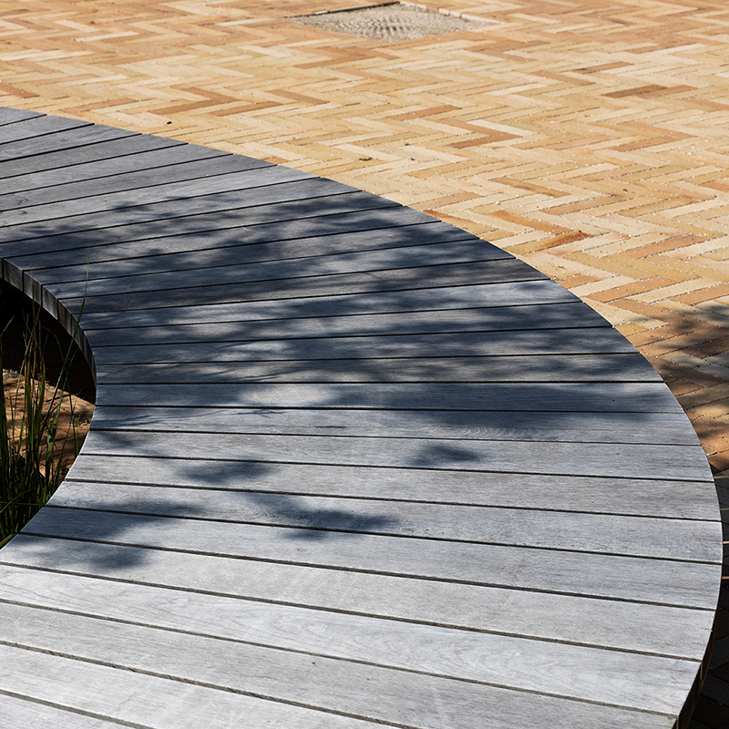 MP Round Bench