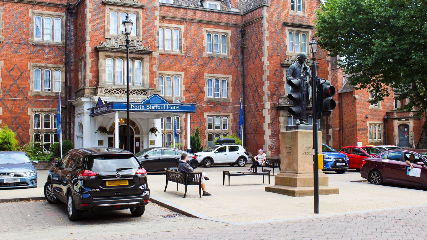 Winton Square, Stoke-on-Trent