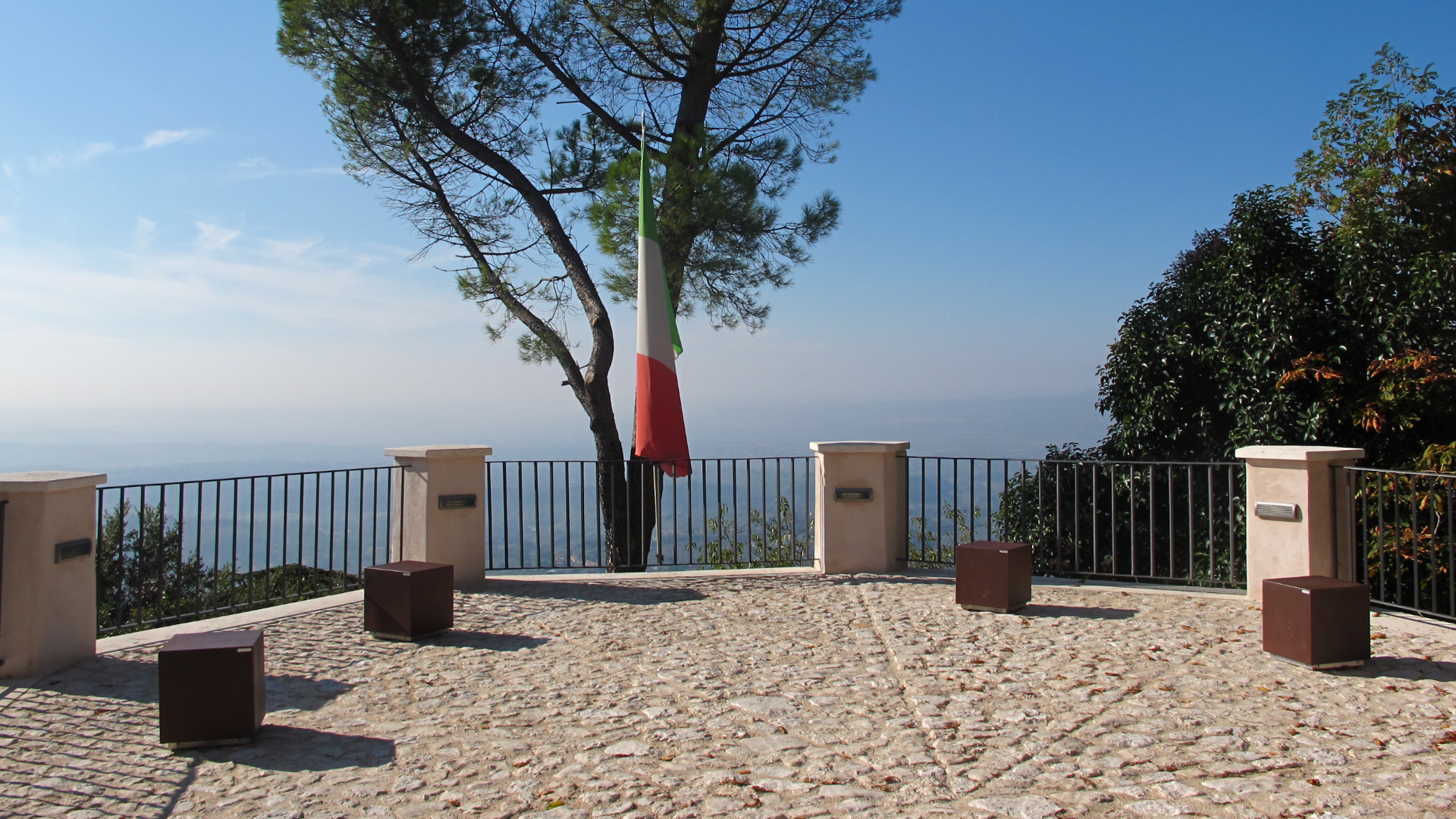 Cube Bollard