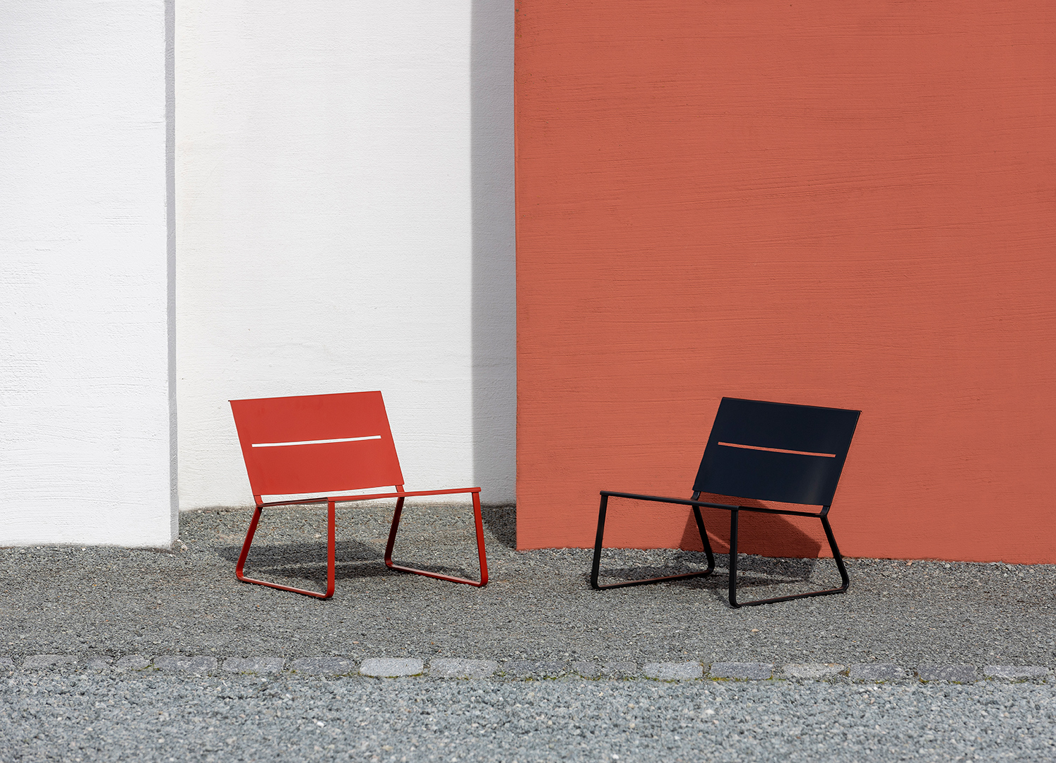 Teräs Table and Seating