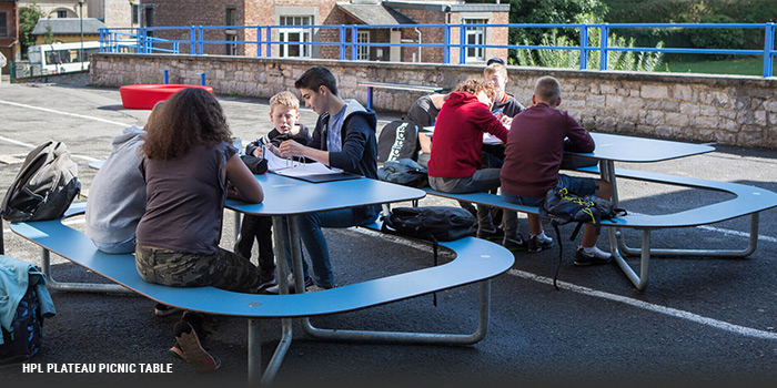 Plateau picnic table
