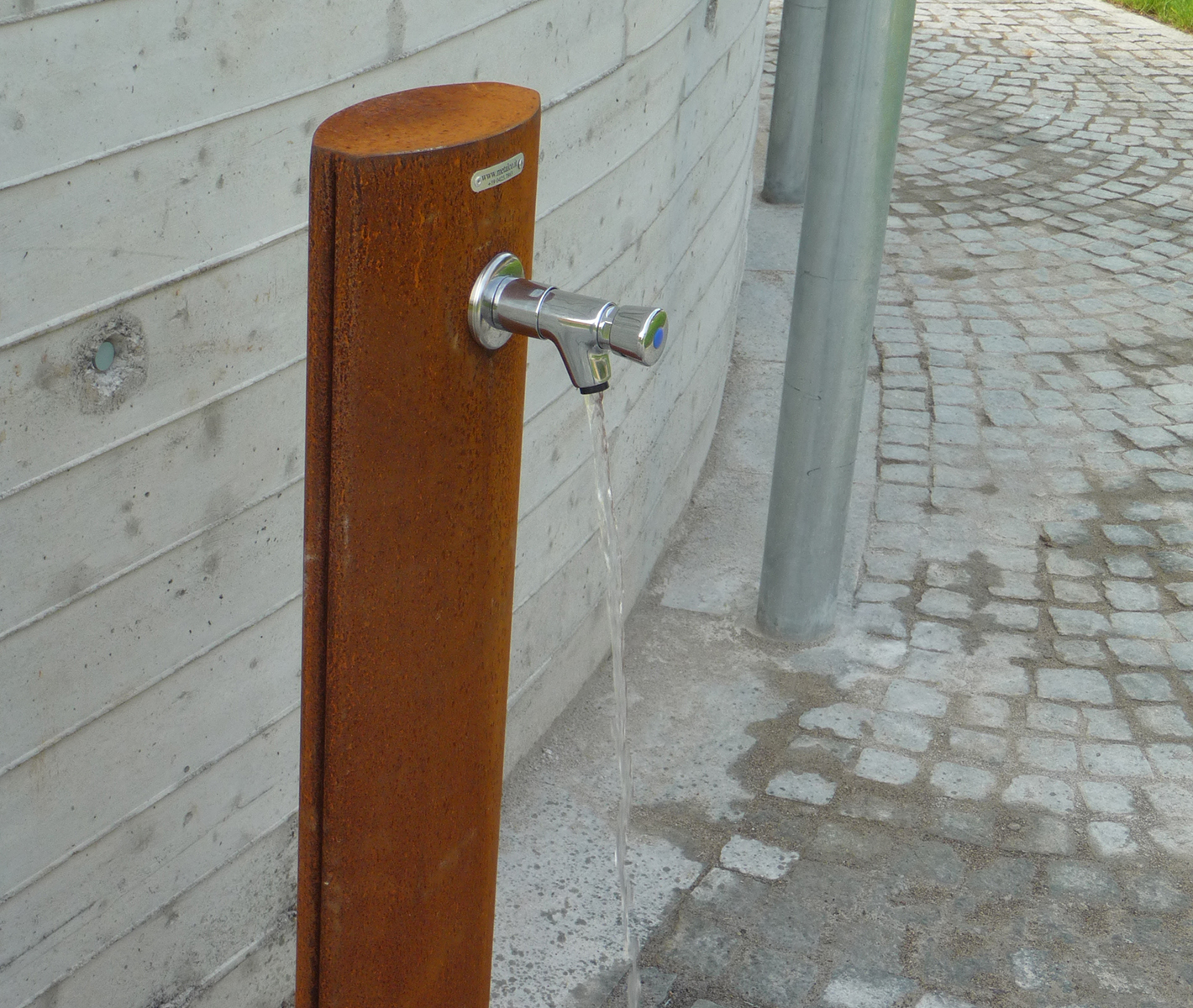 Fuente E Eliptical Fountain