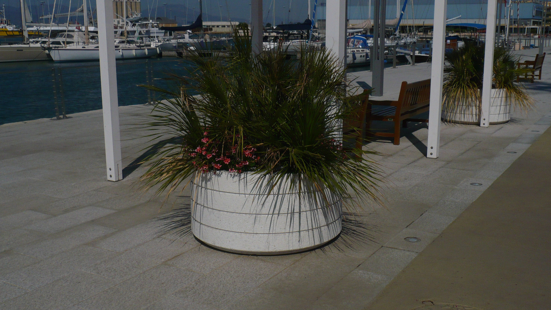 Onice Planter