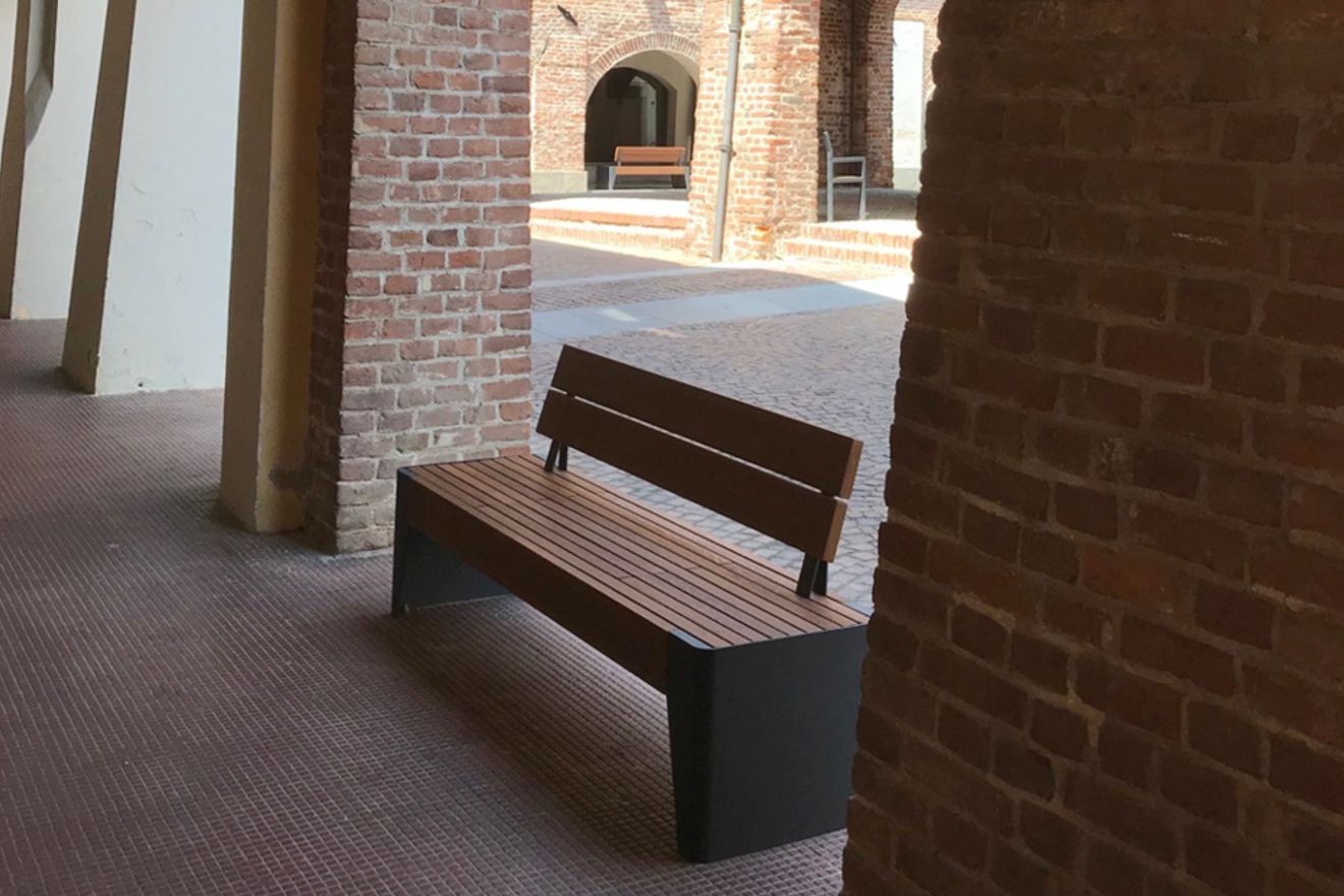 Fola Seating