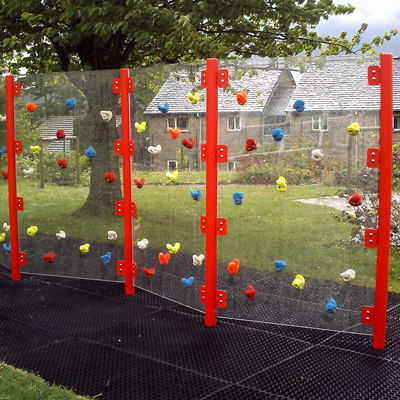 Transparent Traverse Wall