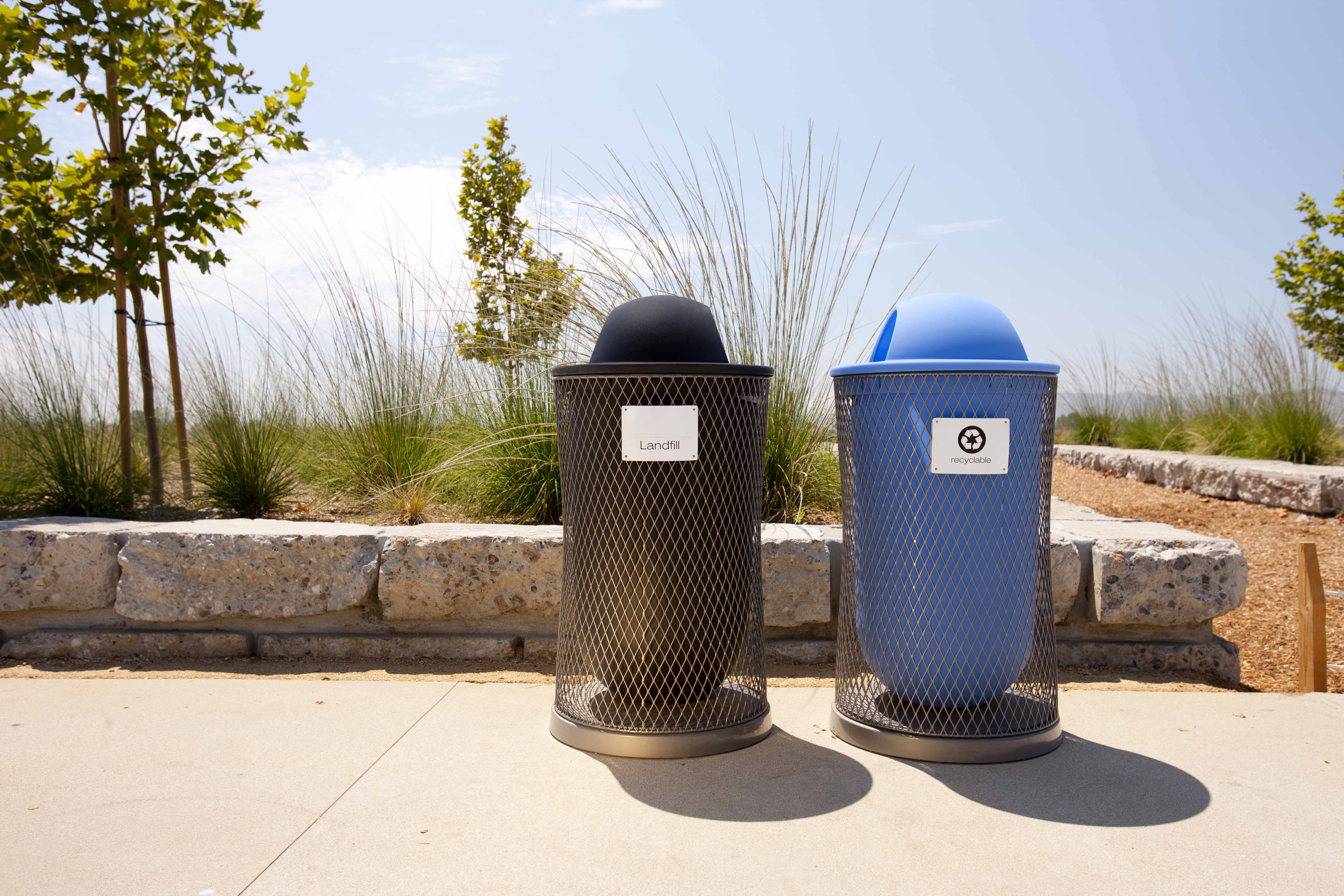 Parc Vue Litter Bin