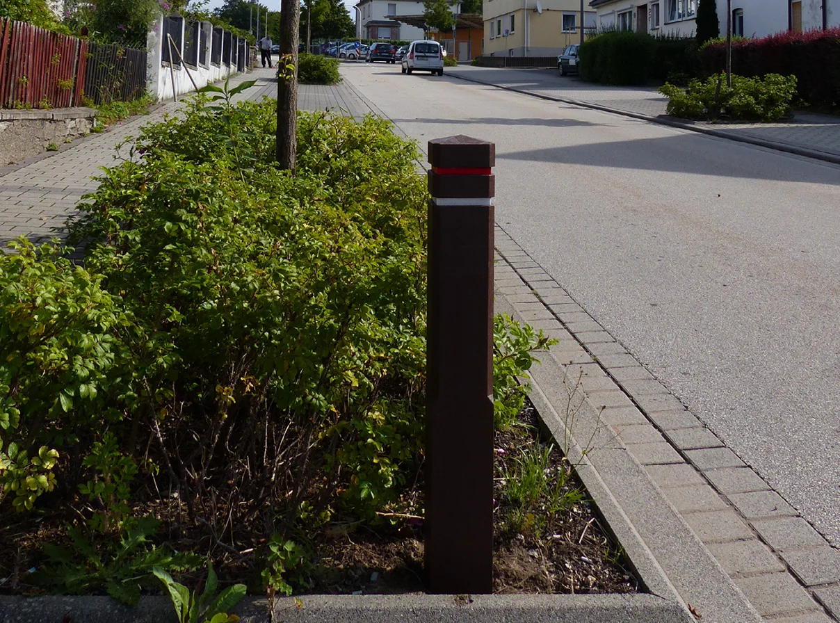 Diamond Bollard