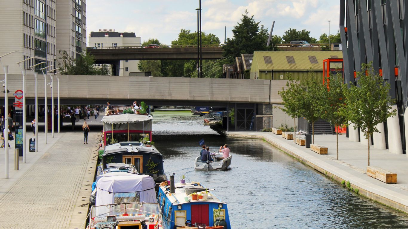 Paddington Brunel Canalside Walk, London