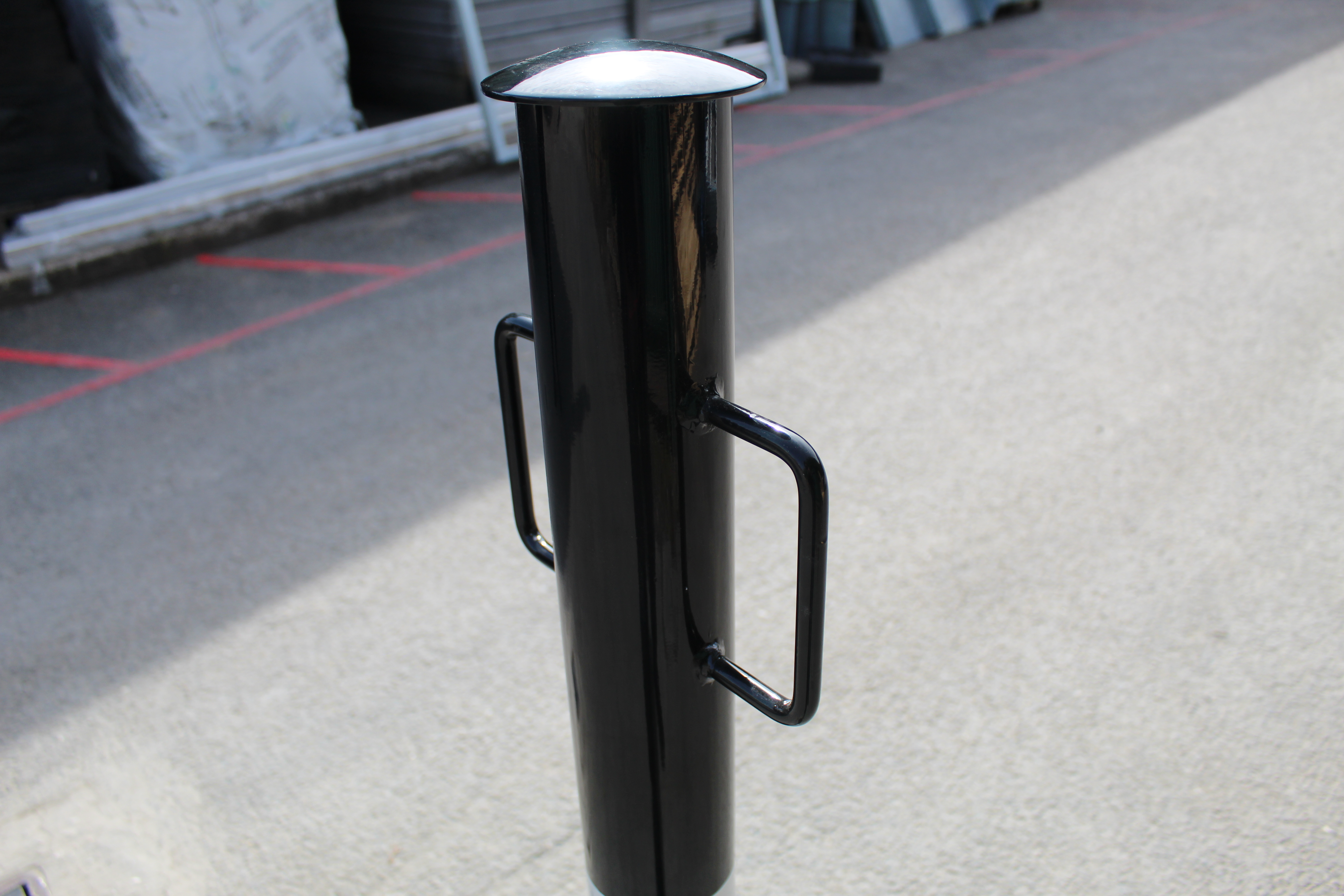 Black & White Removable Bollard
