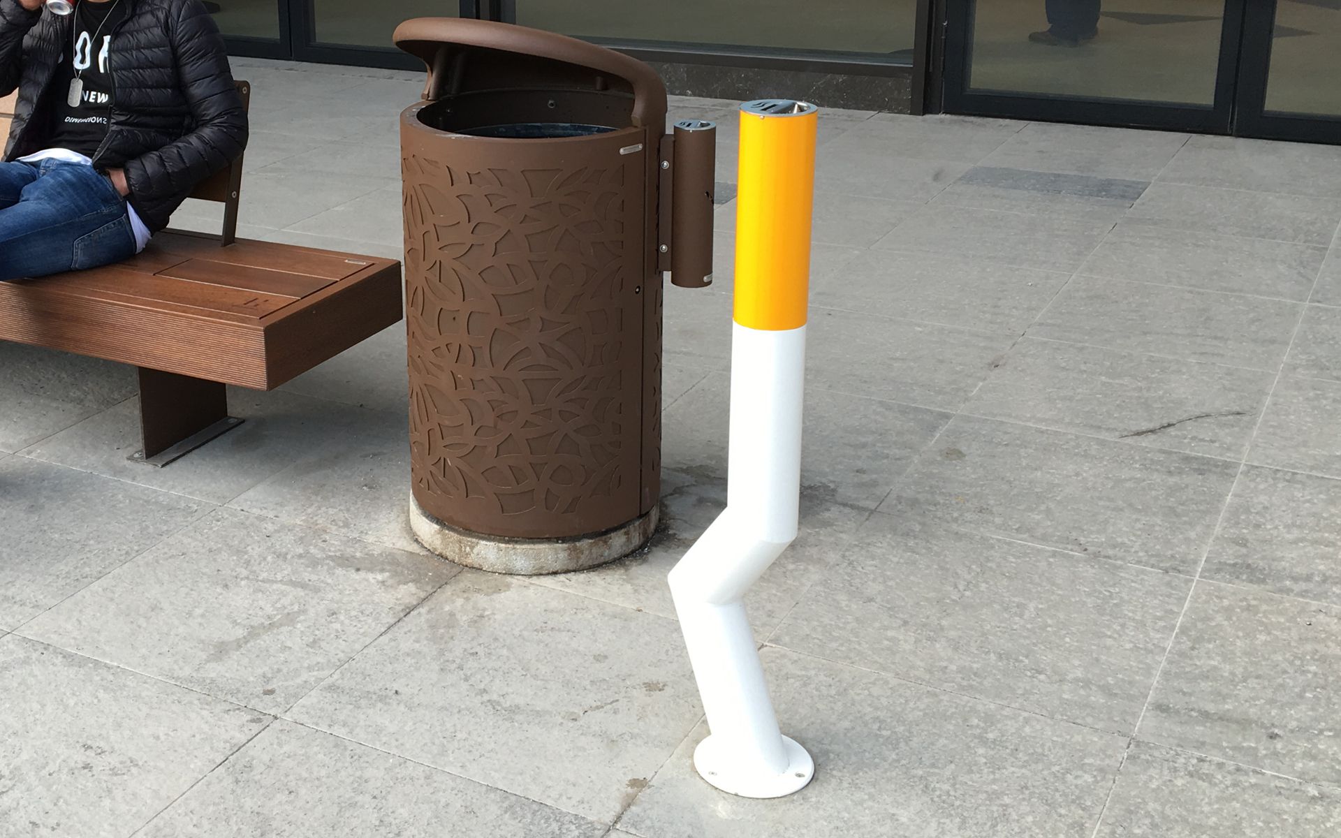 Fu Cigarette Bin